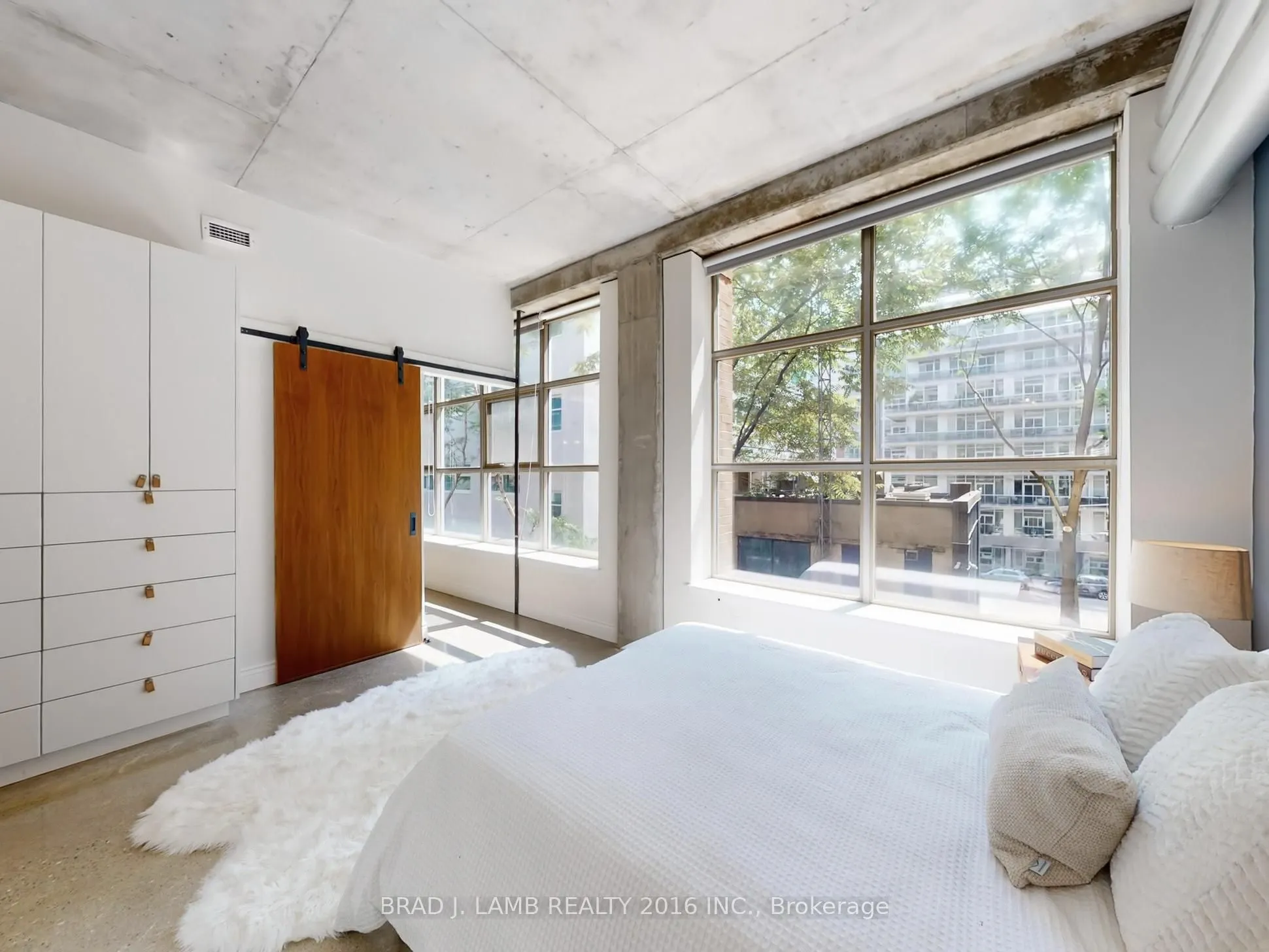 29 Camden Street, #305