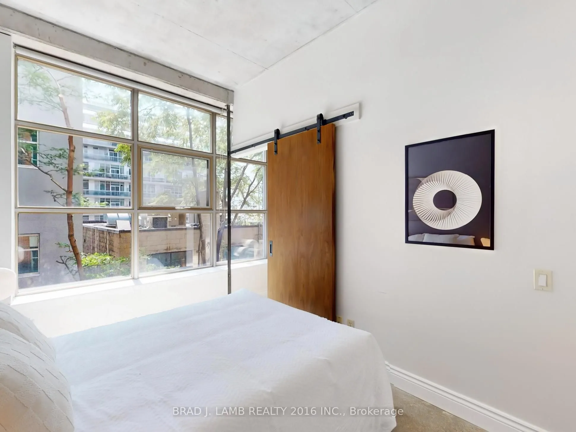 29 Camden Street, #305