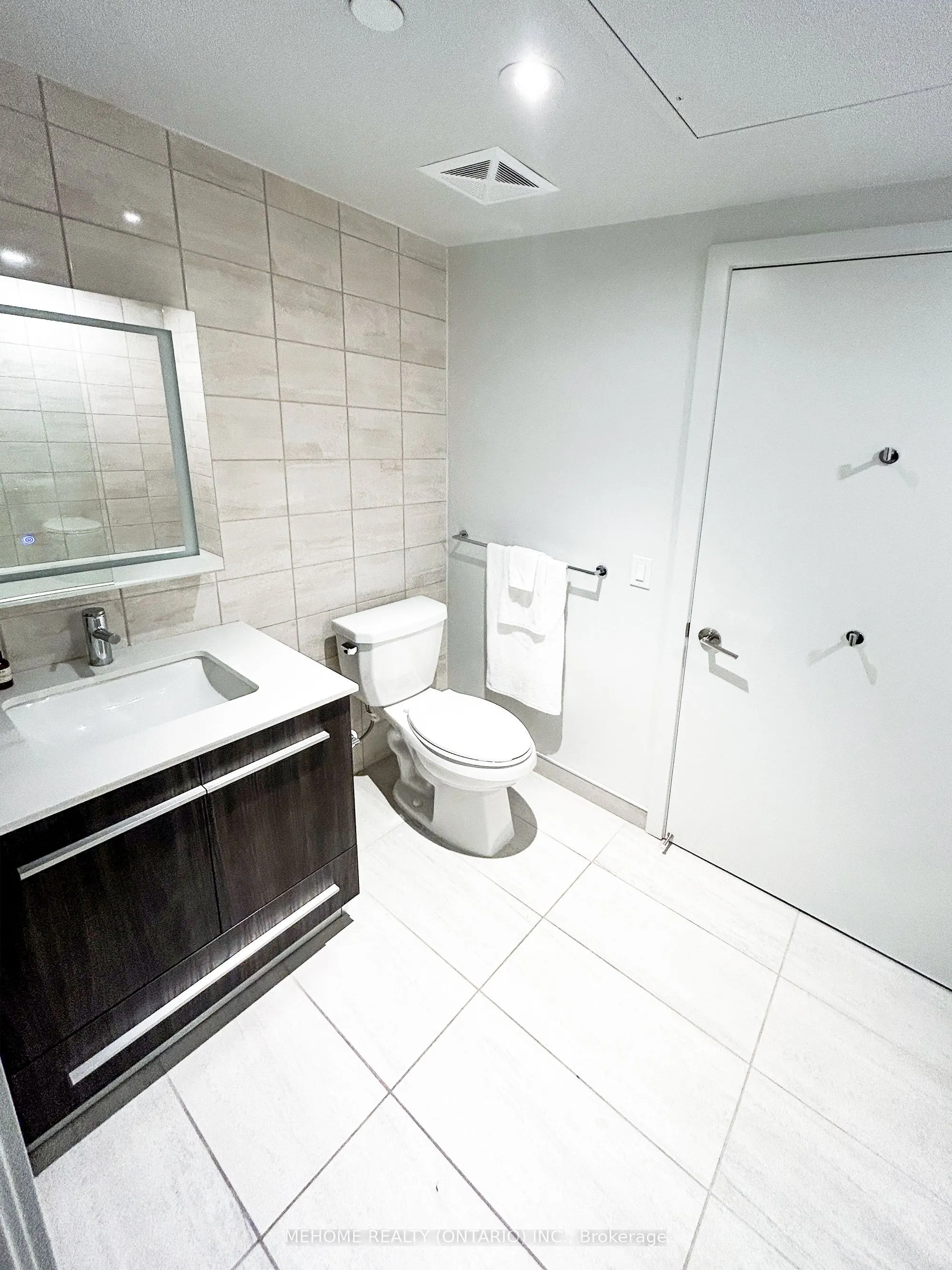 8 Cumberland Street, #3104