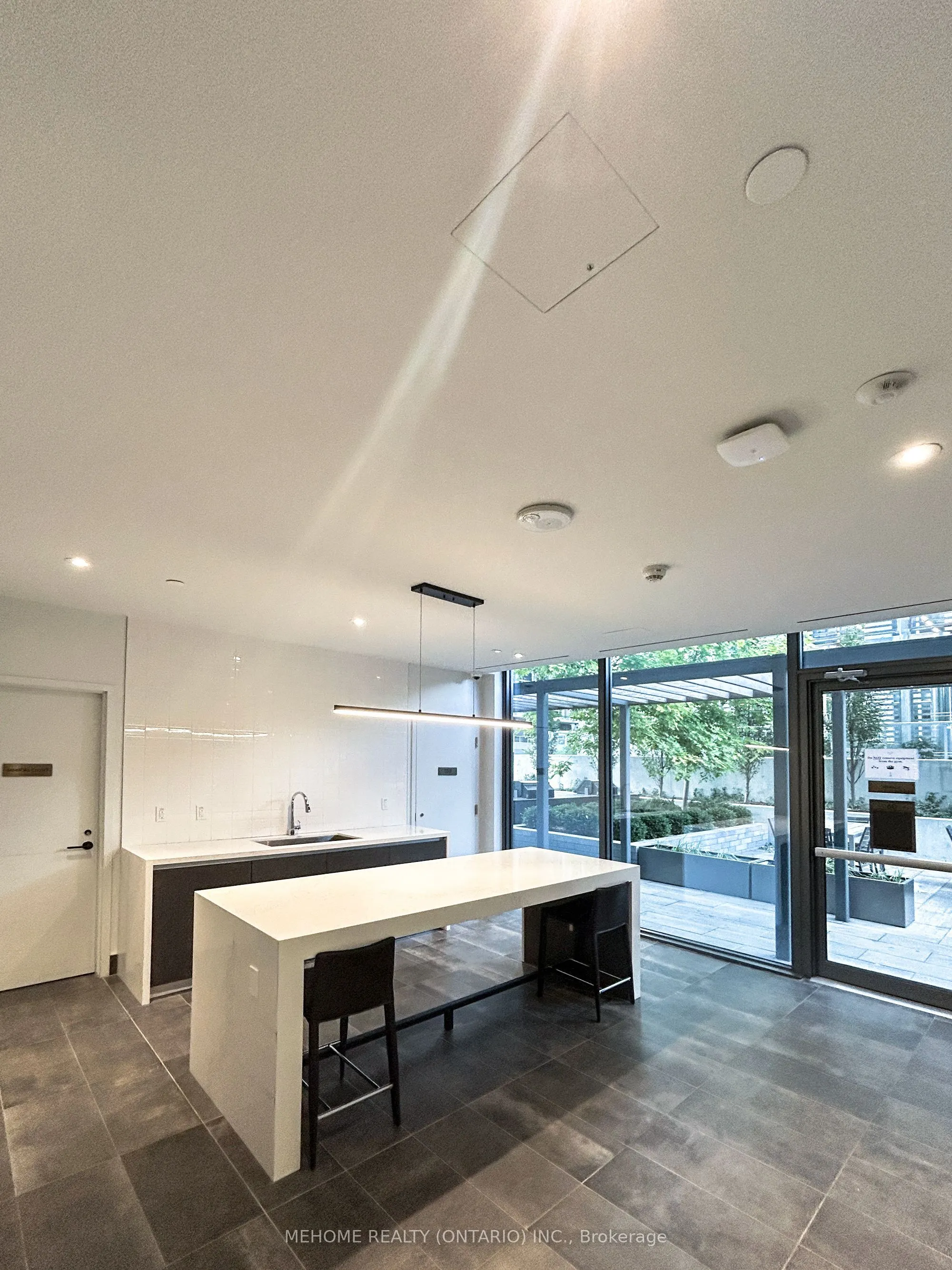 8 Cumberland Street, #3104