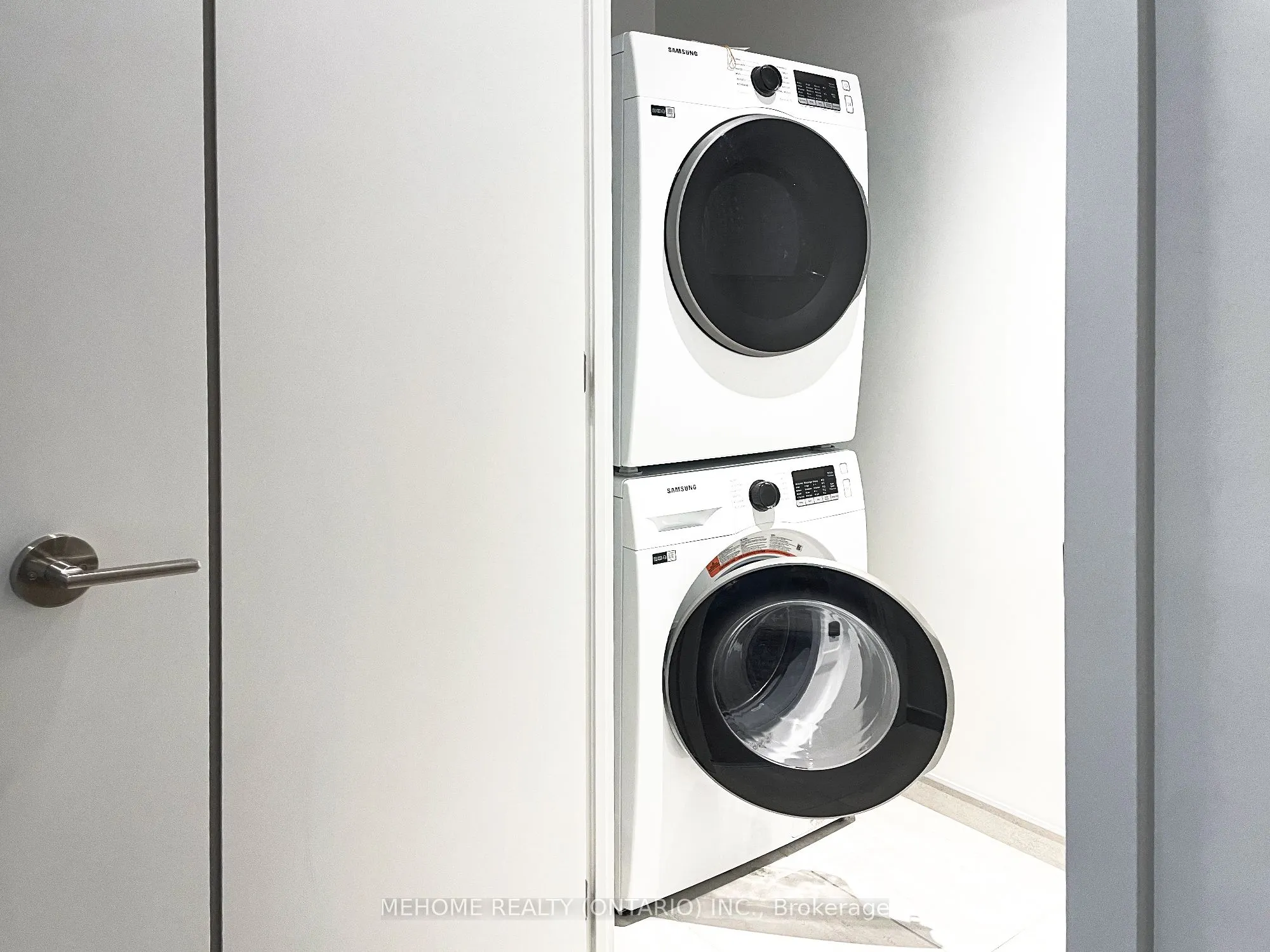 8 Cumberland Street, #3104