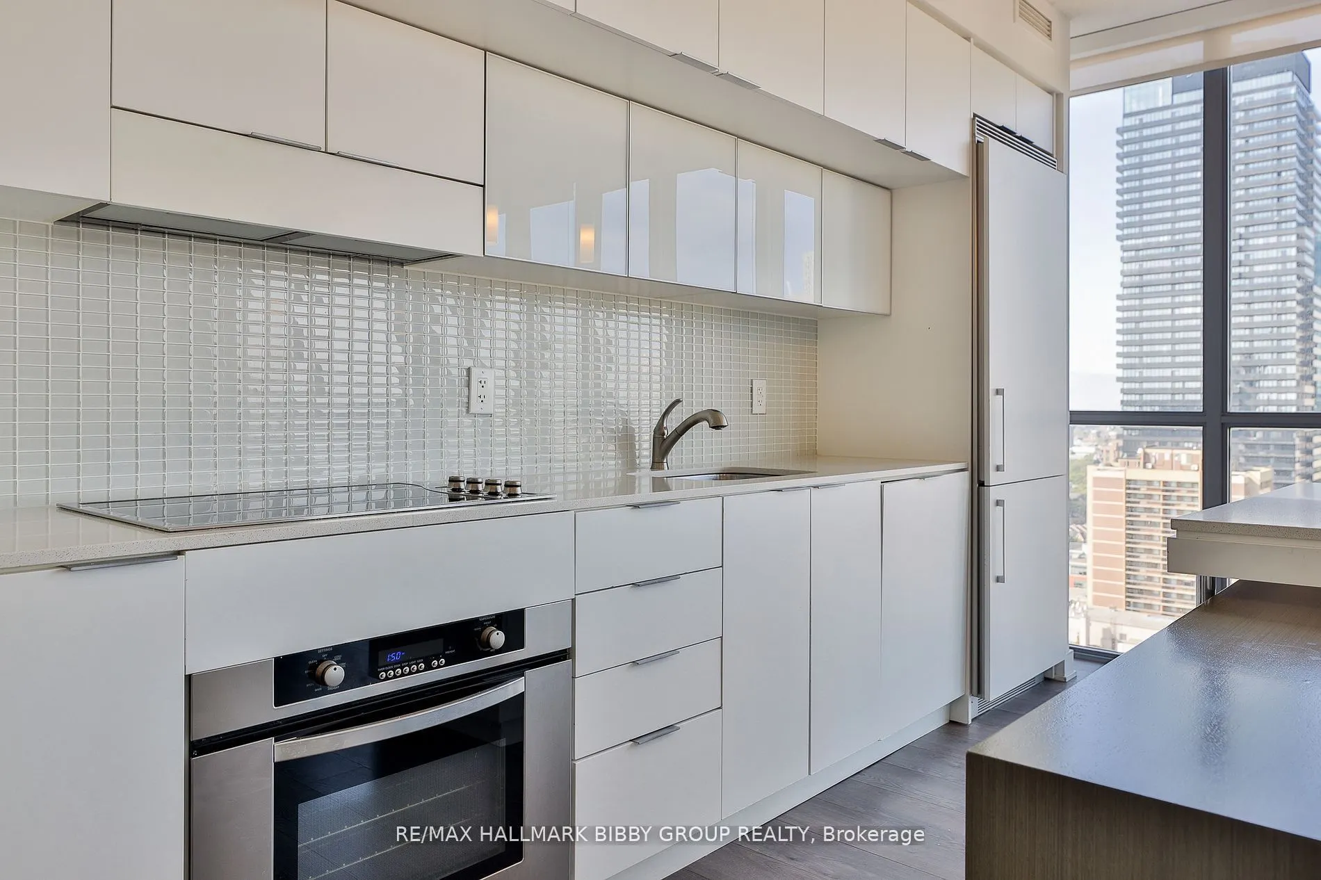 110 Charles Street E, #2904