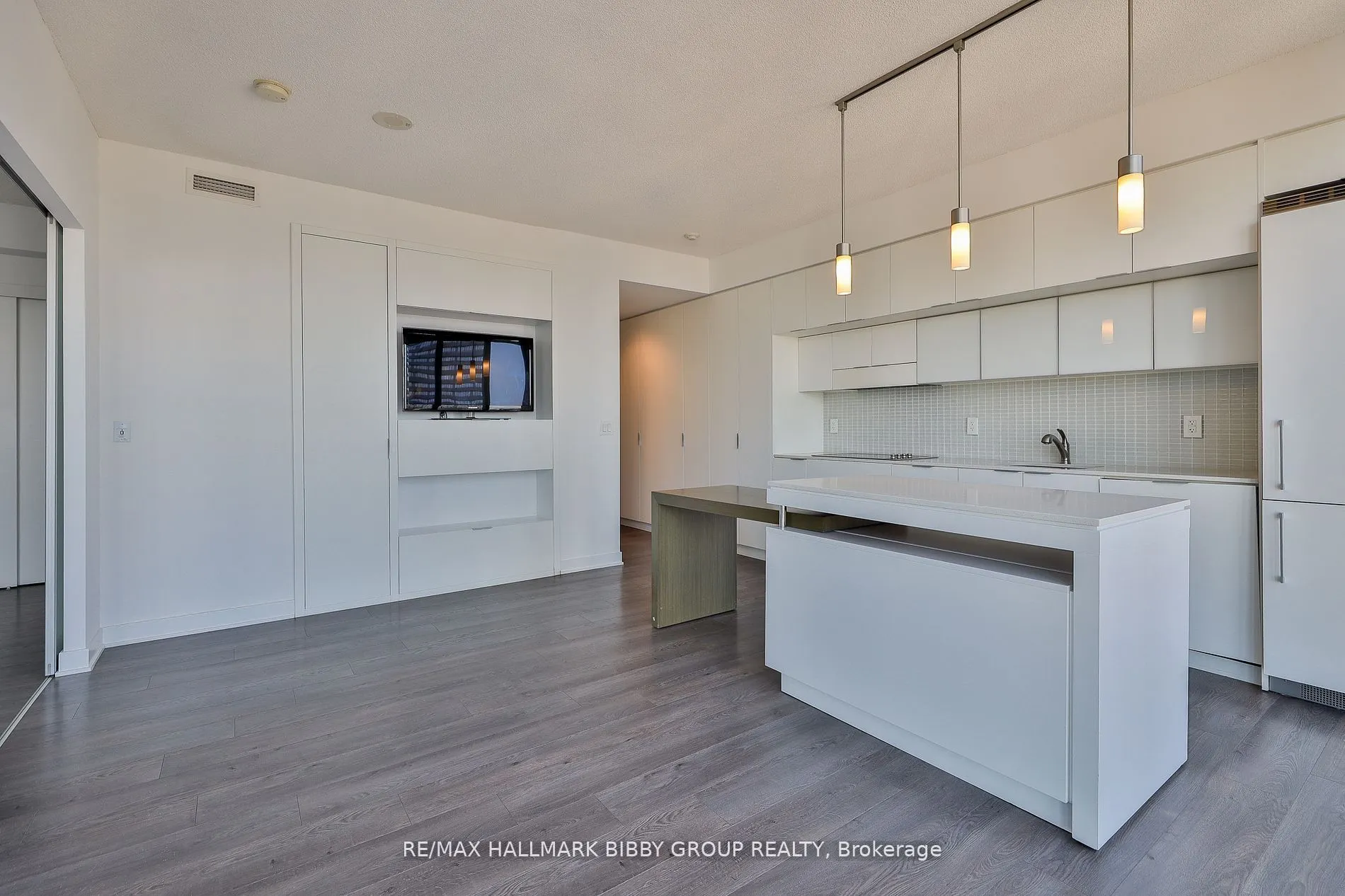 110 Charles Street E, #2904