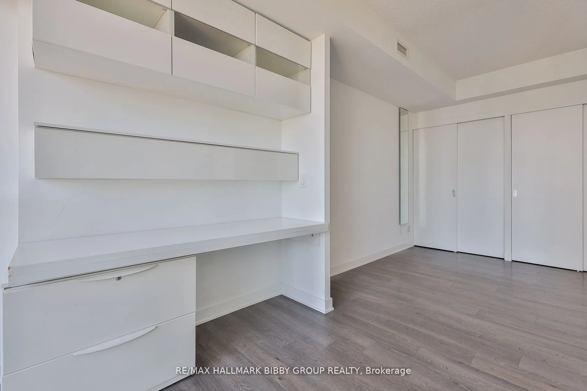 110 Charles Street E, #2904