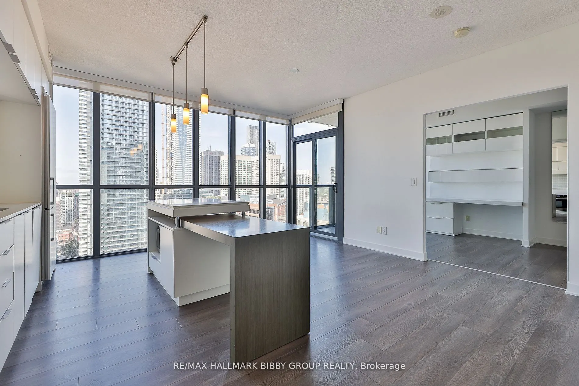 110 Charles Street E, #2904