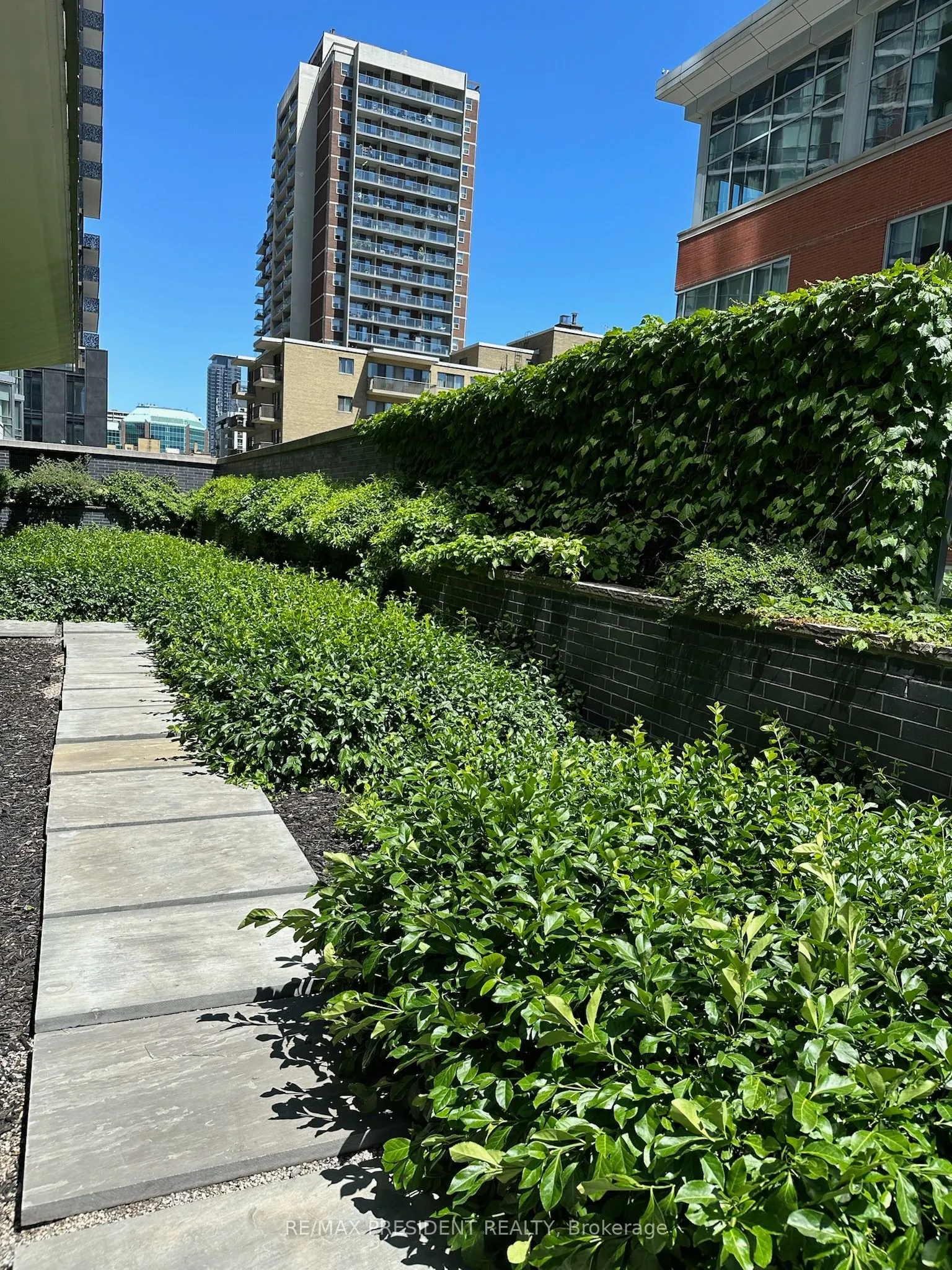 33 Charles Street E, #2805