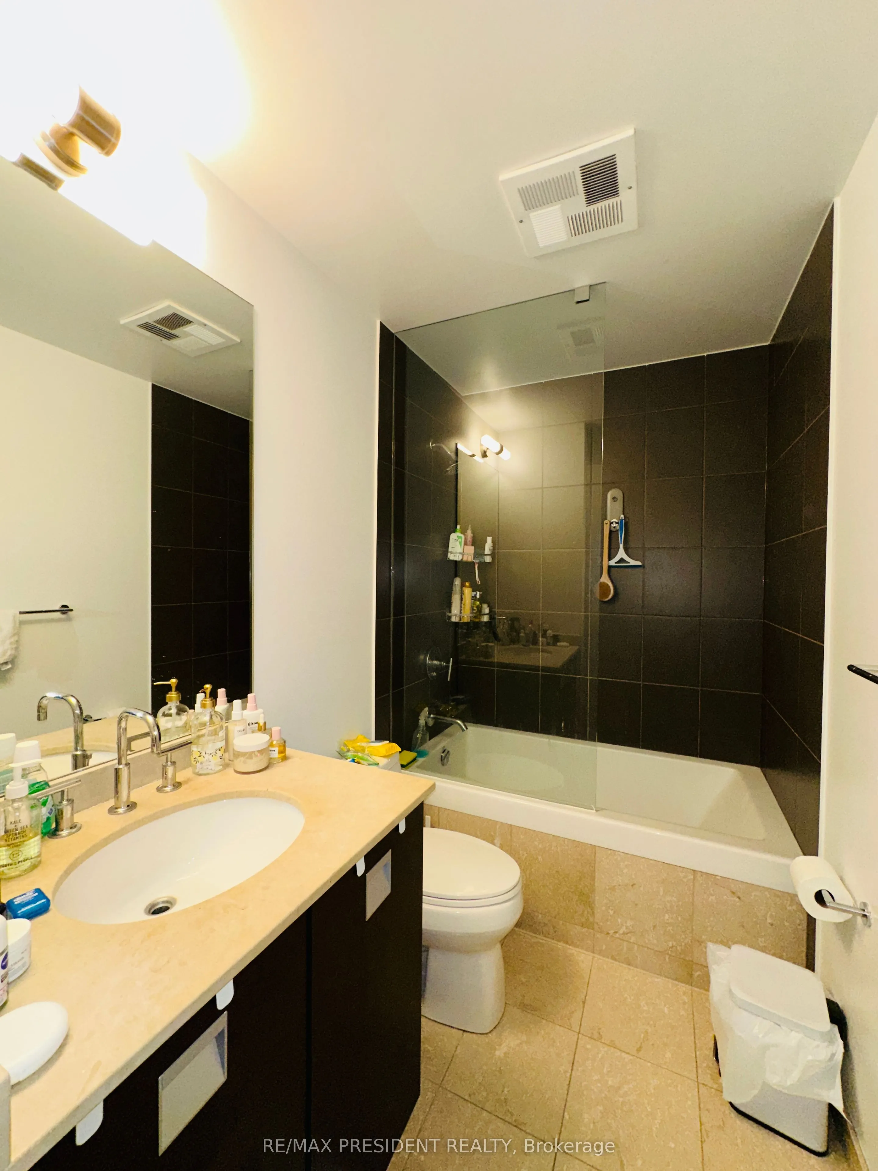 33 Charles Street E, #2805