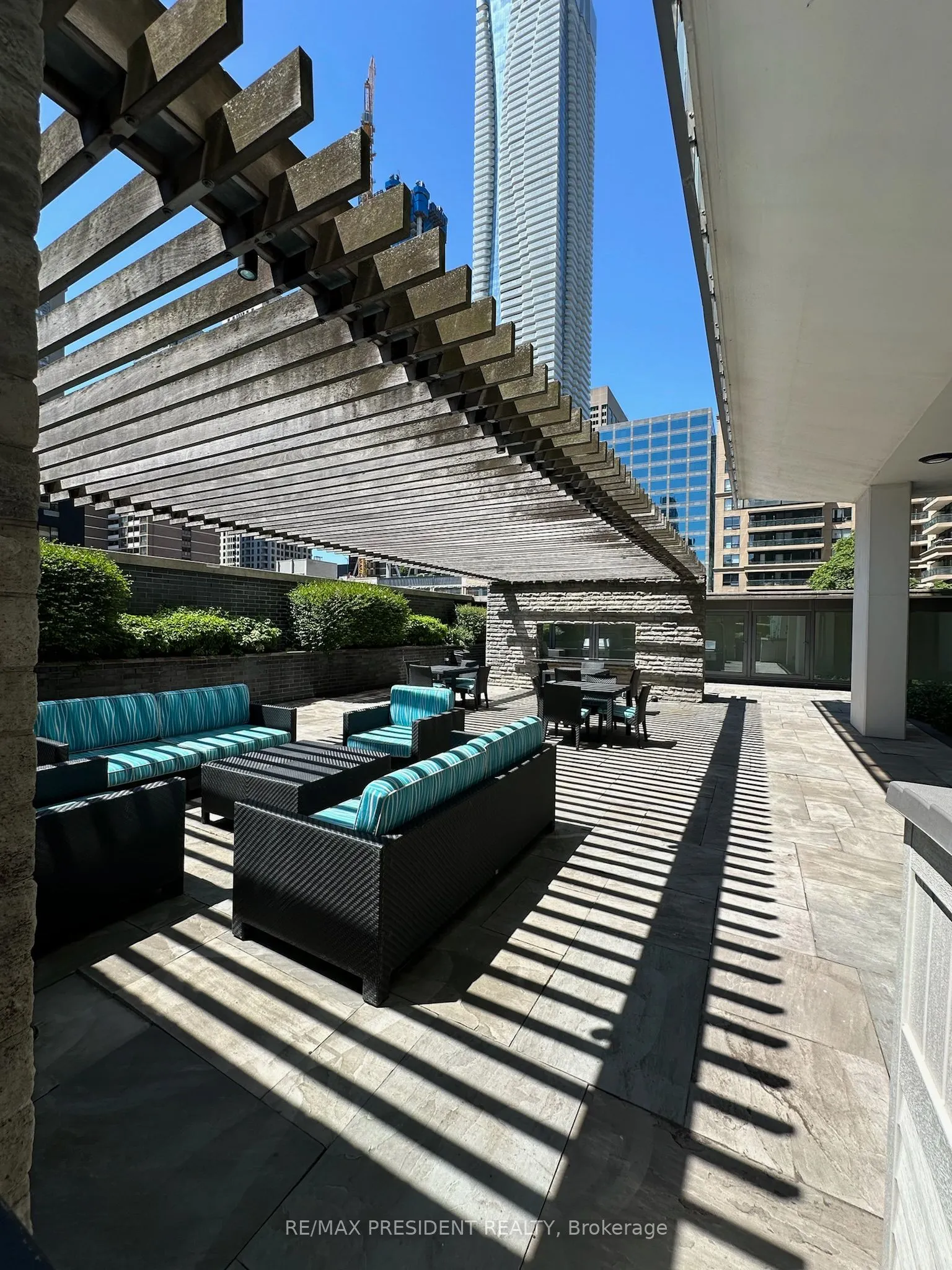 33 Charles Street E, #2805