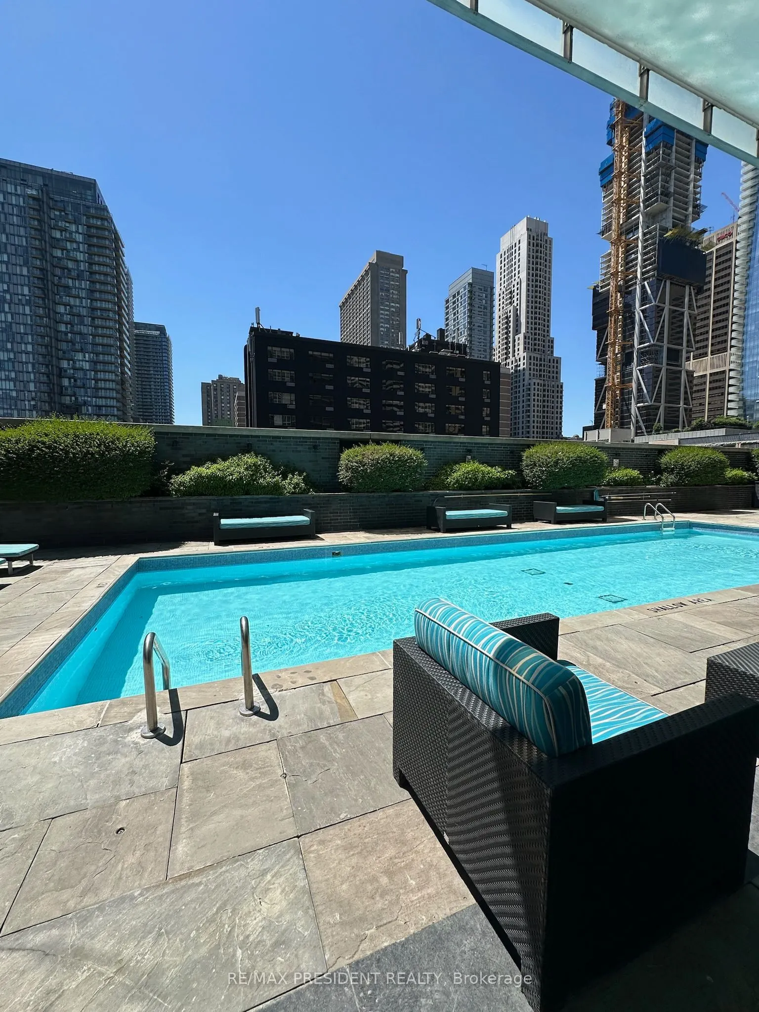 33 Charles Street E, #2805