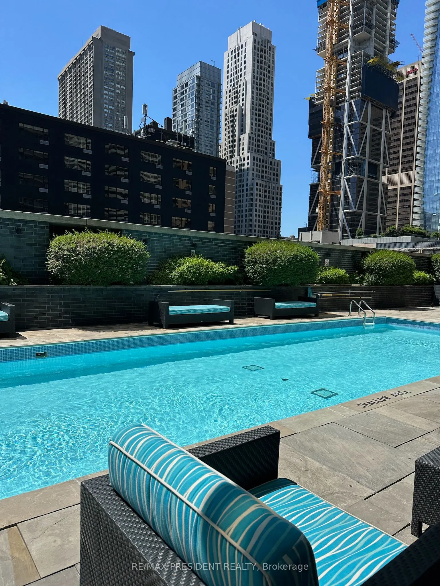 33 Charles Street E, #2805