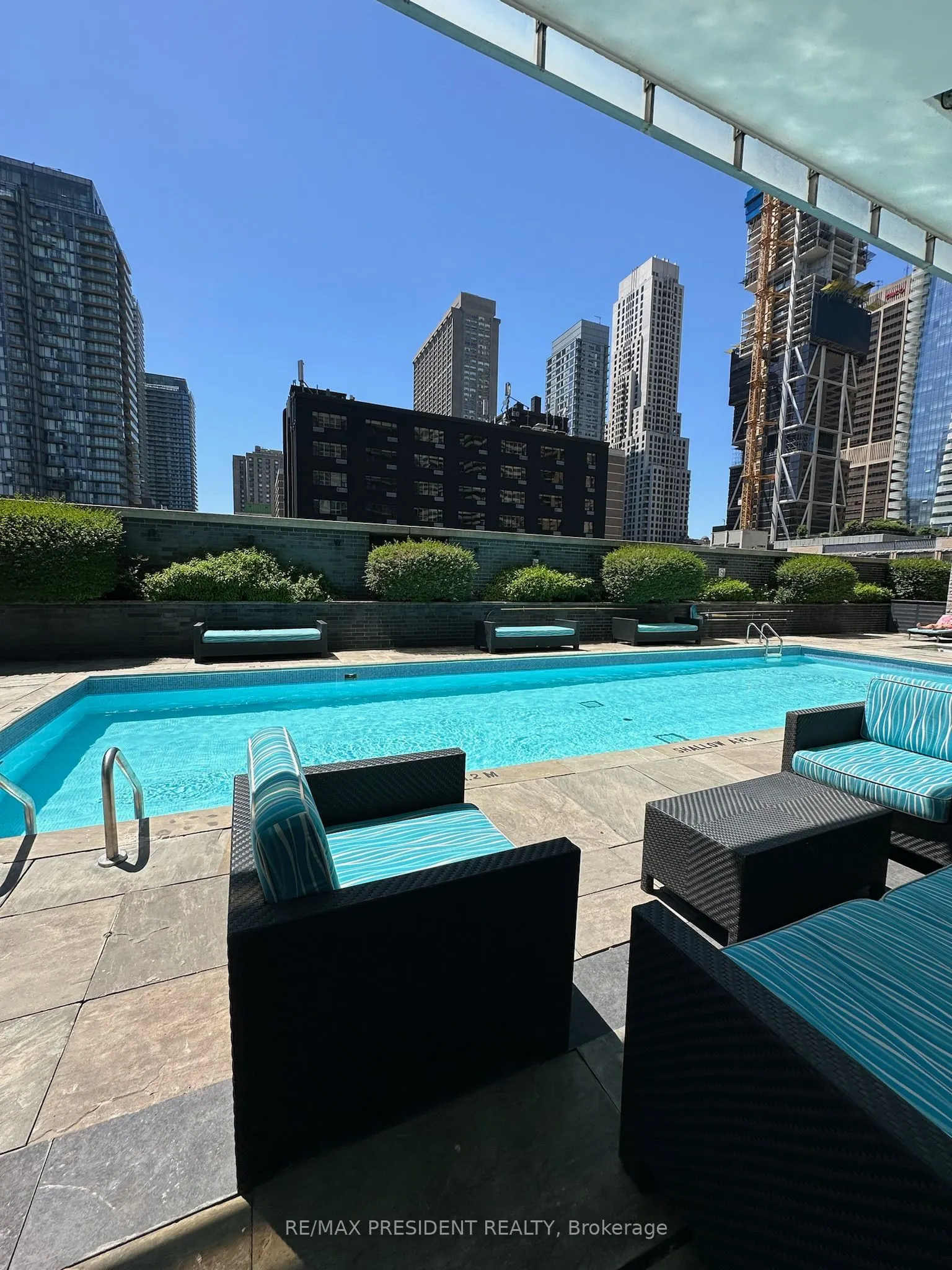 33 Charles Street E, #2805