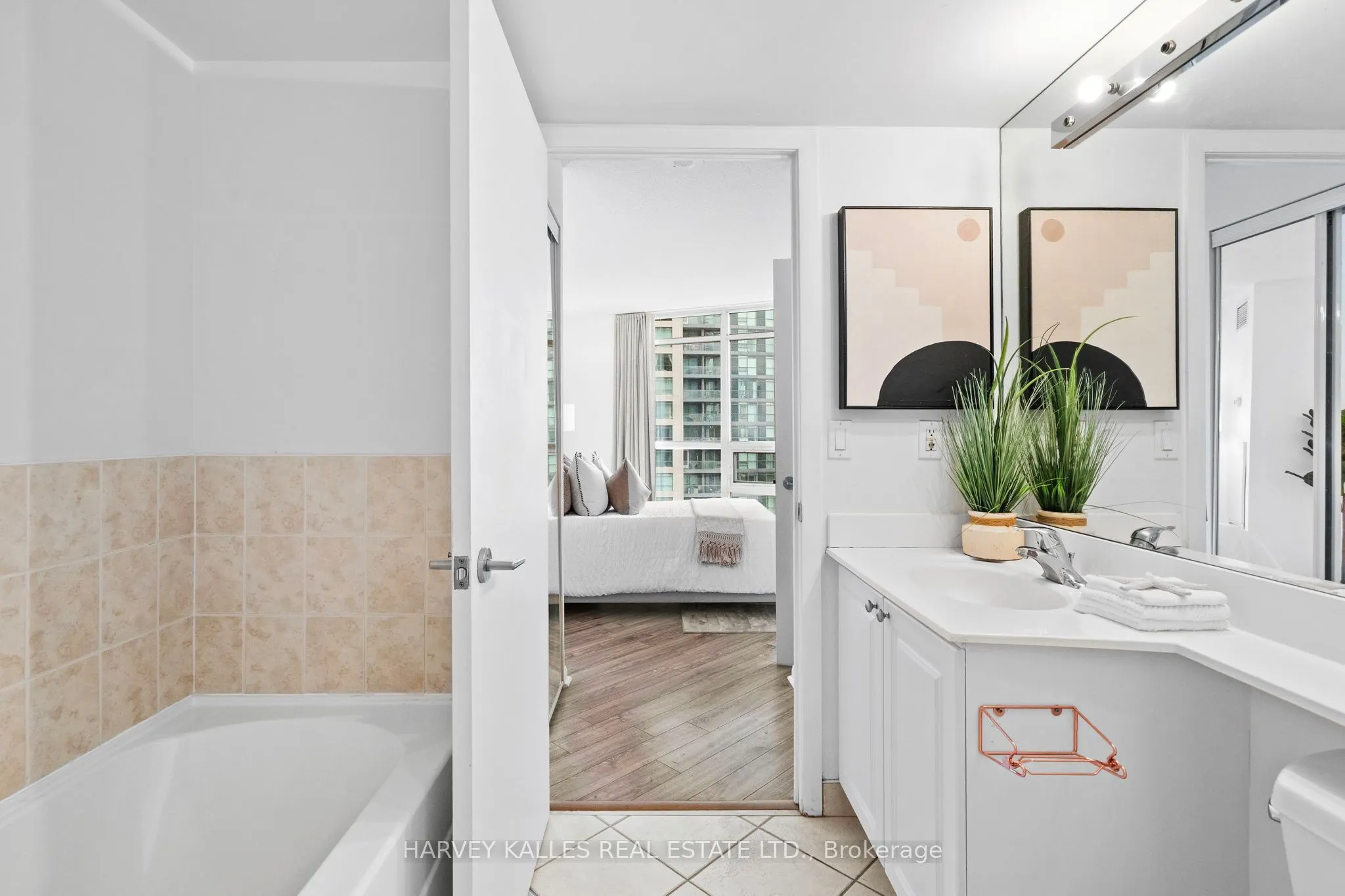 219 Fort York Boulevard, #1608