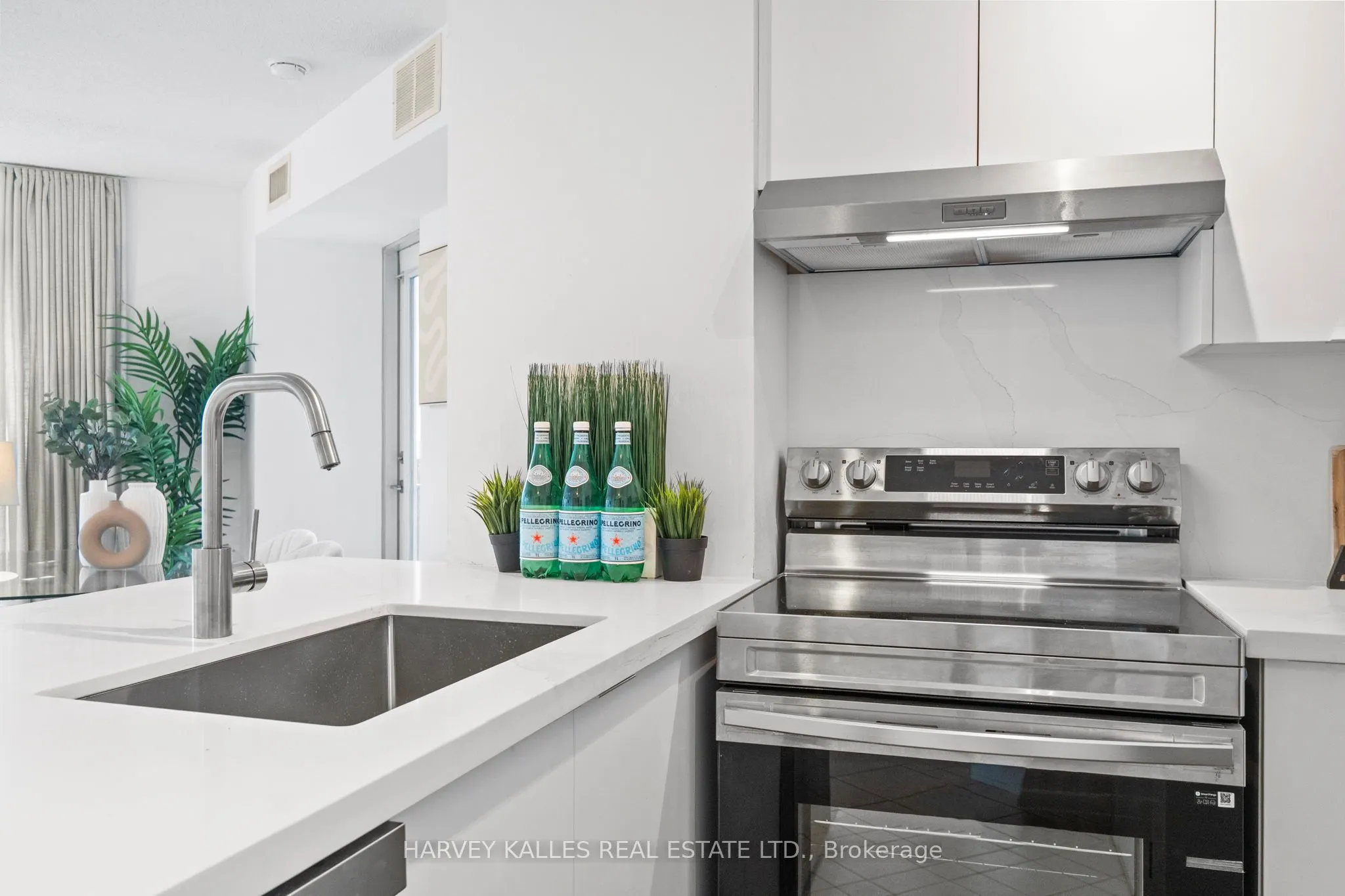 219 Fort York Boulevard, #1608