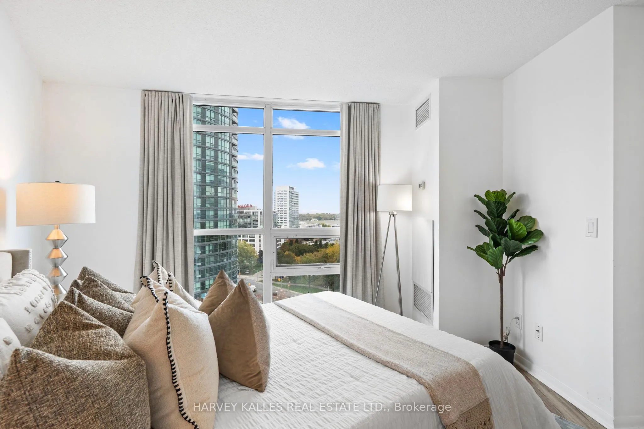 219 Fort York Boulevard, #1608