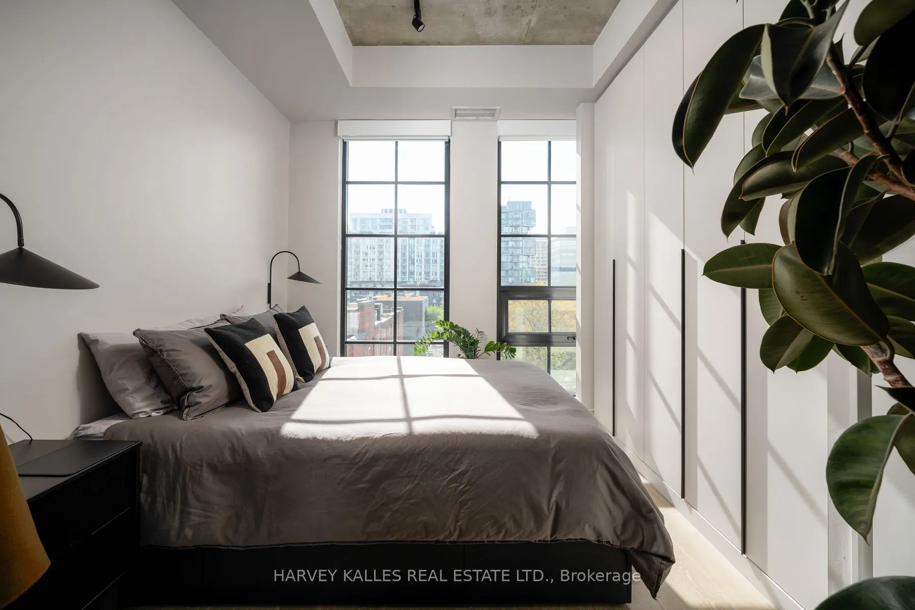 608 Richmond Street W, #613