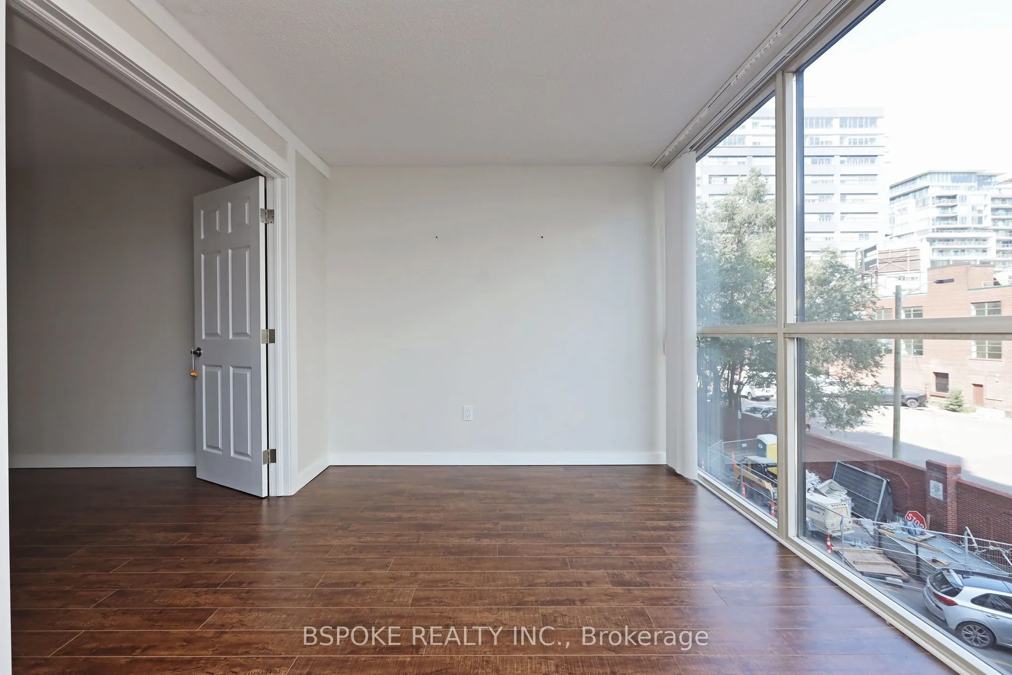701 King Street W, #307