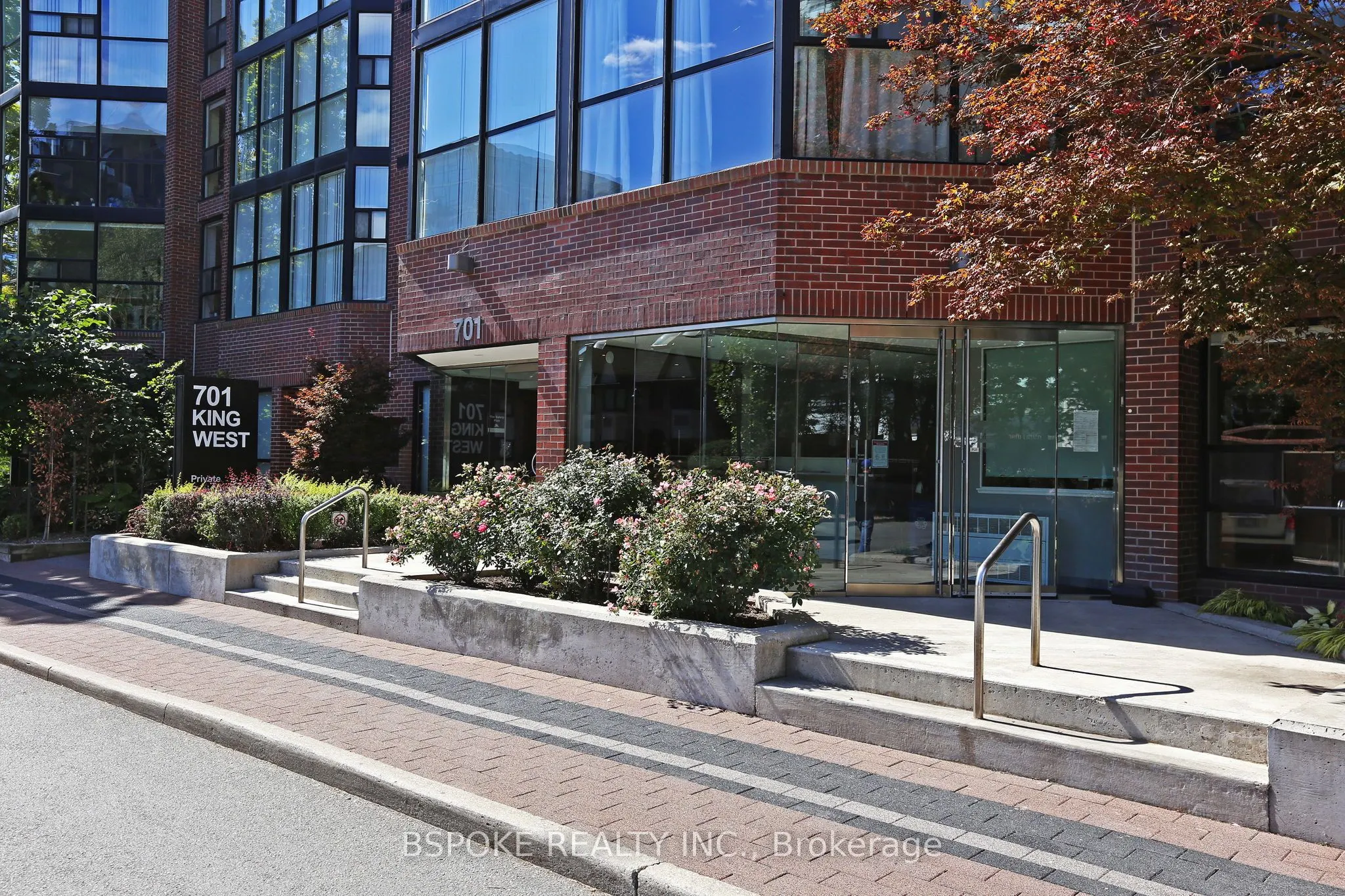 701 King Street W, #307