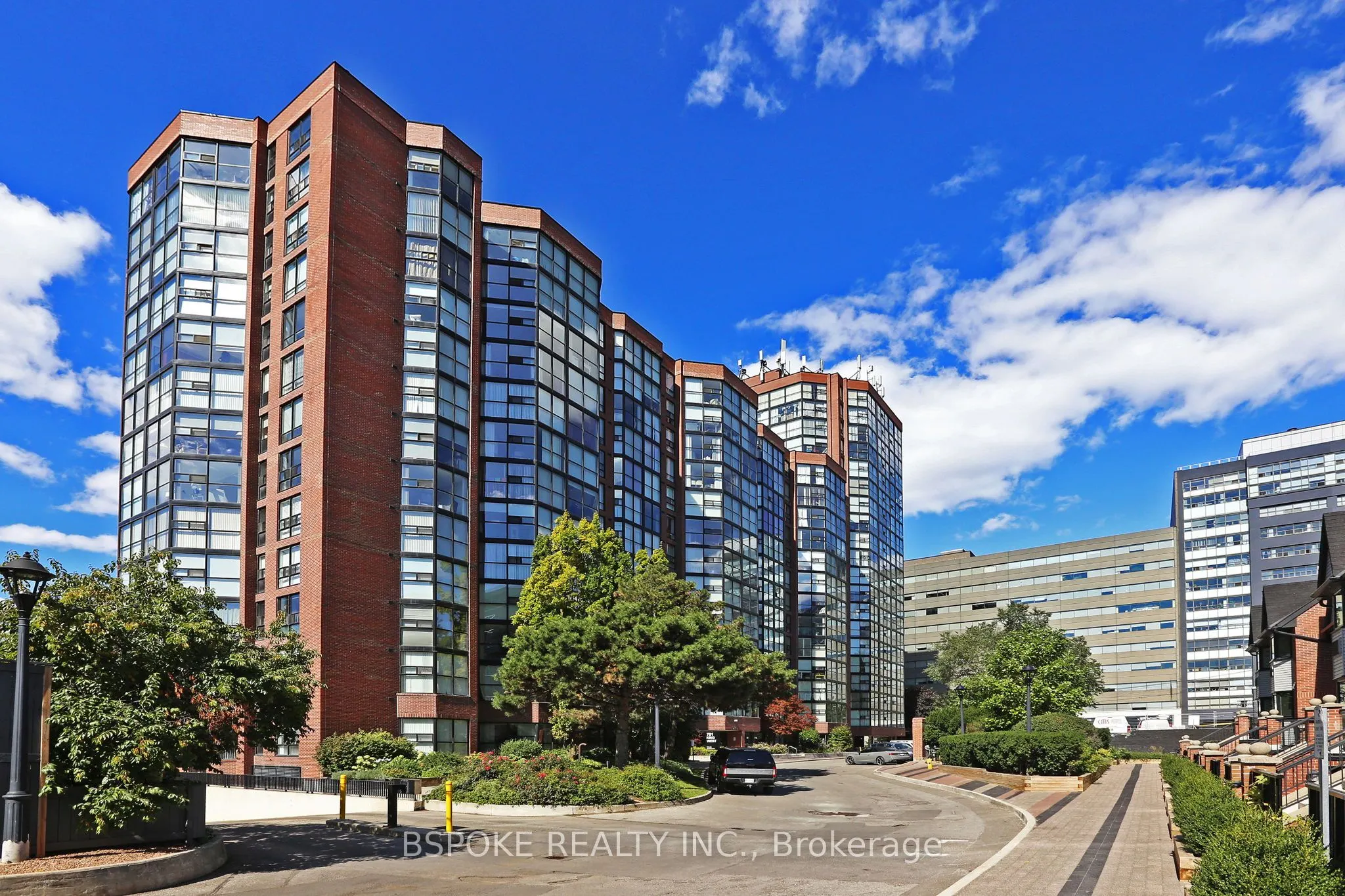 701 King Street W, #307