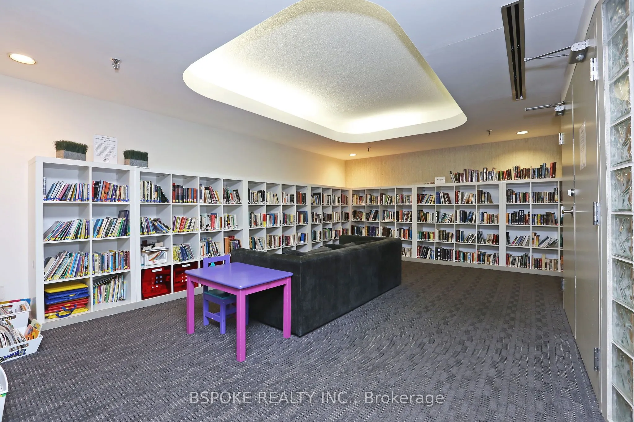 701 King Street W, #307