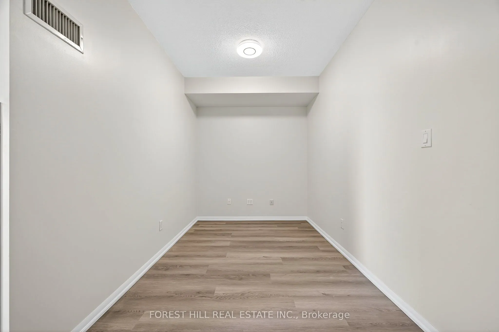 37 Grosvenor Street, #3109