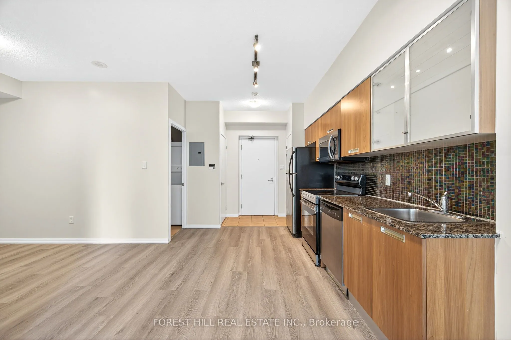 37 Grosvenor Street, #3109