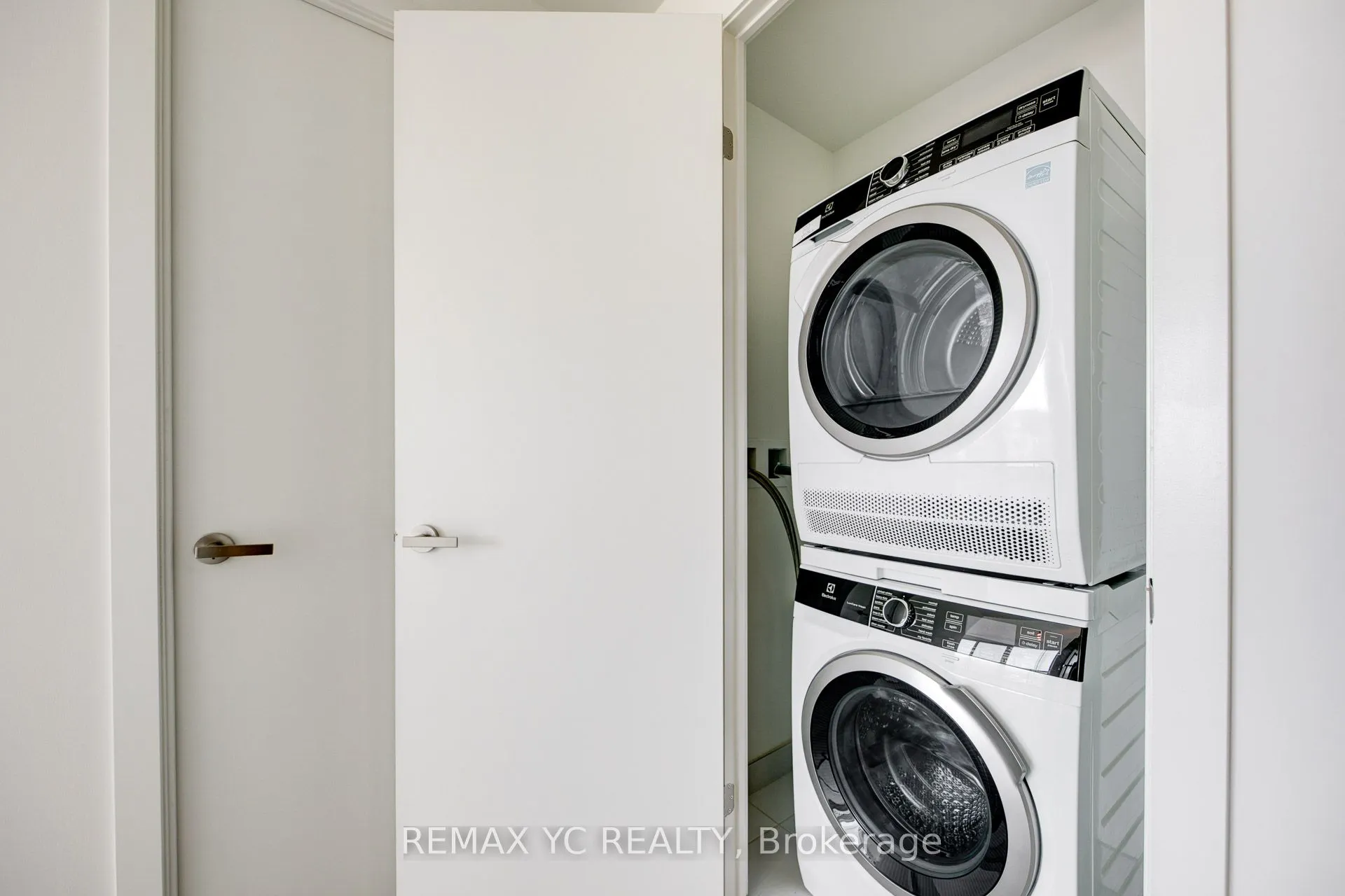 138 Downes Street, #6606