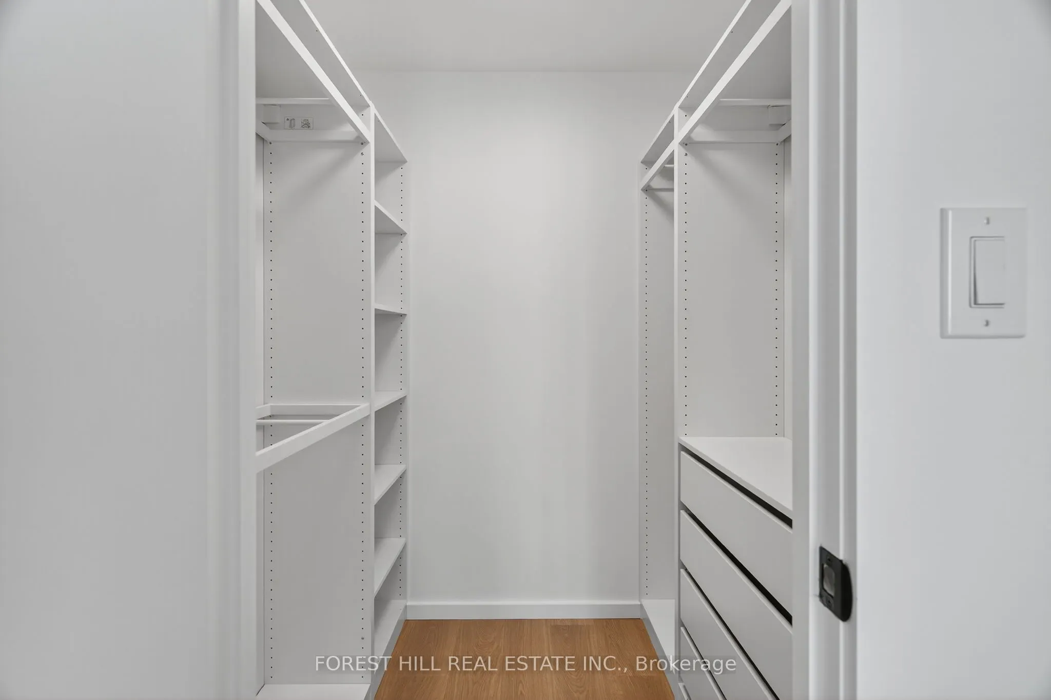 633 Bay Street, #2703