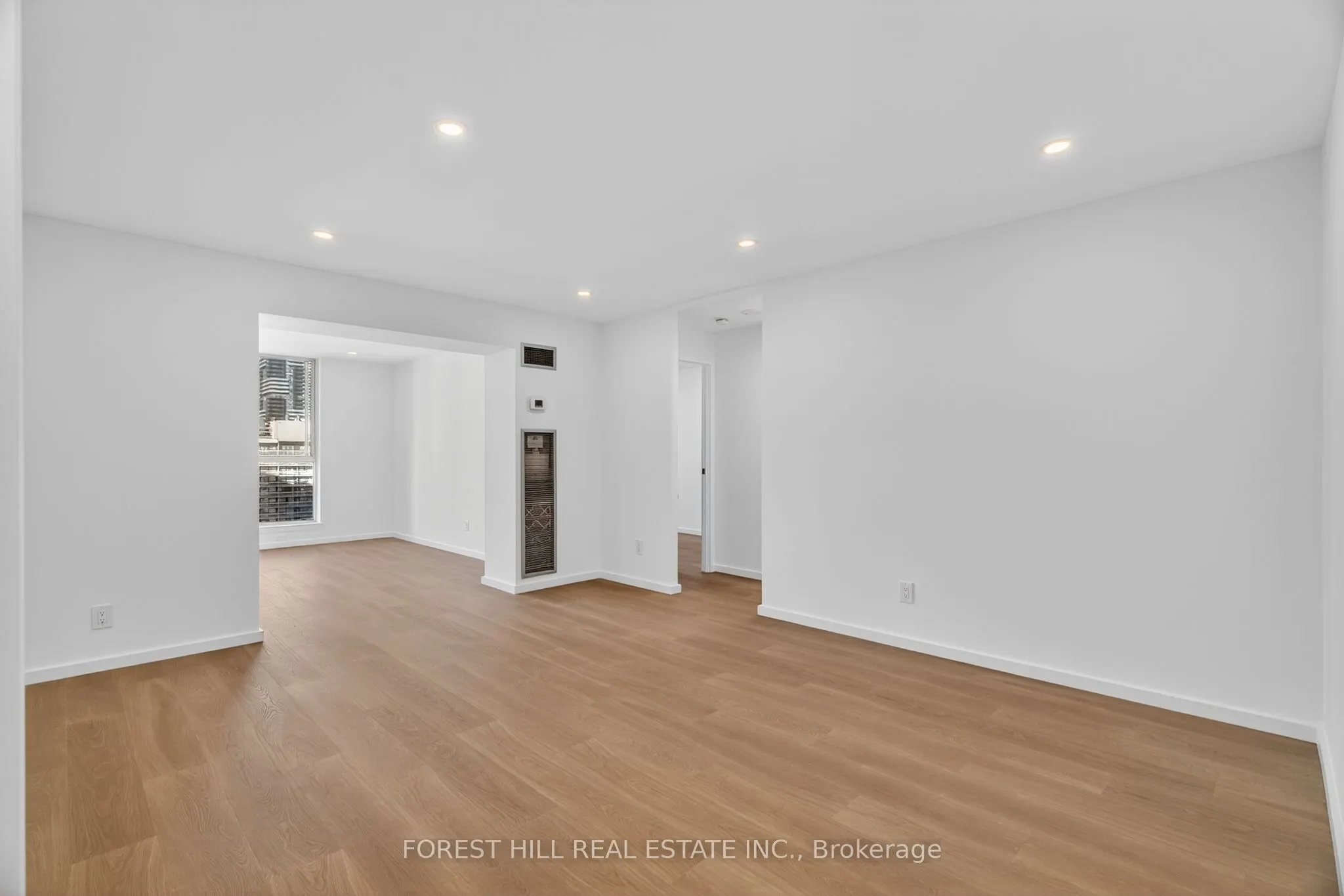 633 Bay Street, #2703