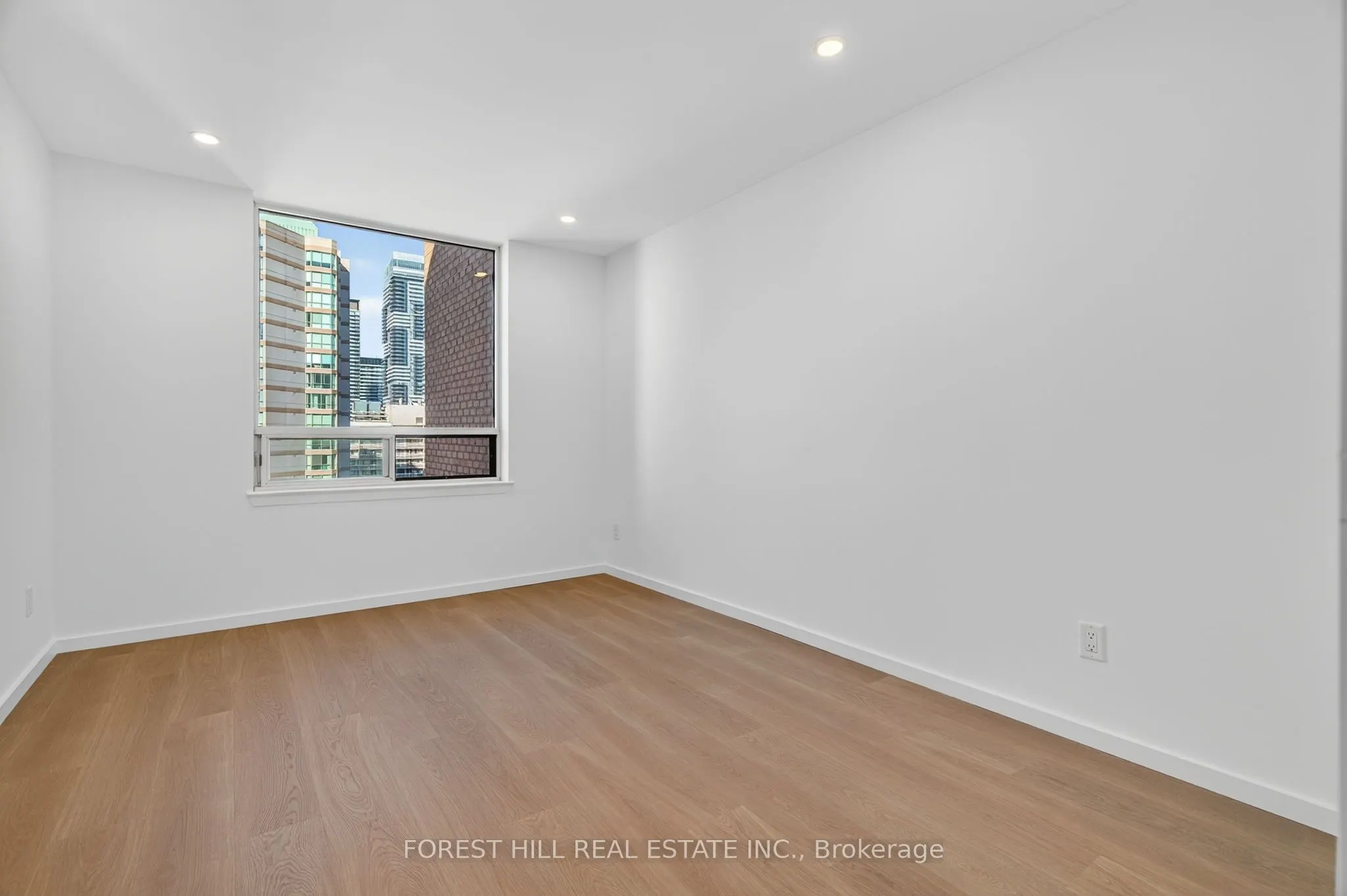 633 Bay Street, #2703