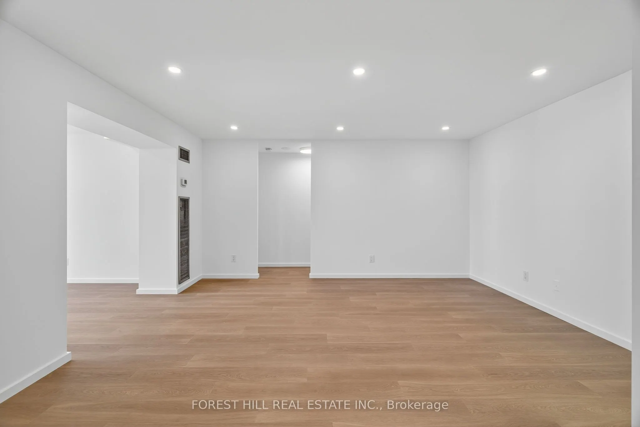 633 Bay Street, #2703