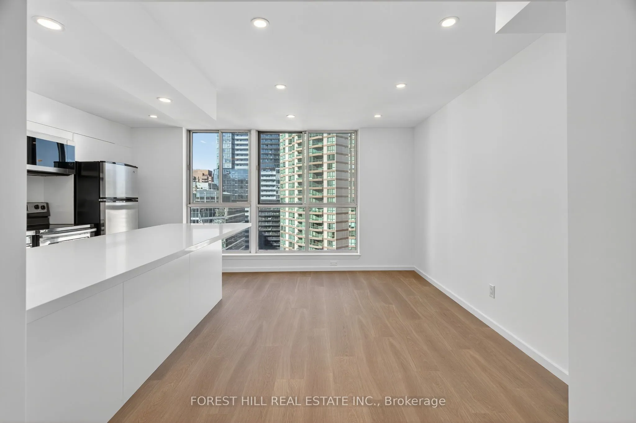 633 Bay Street, #2703