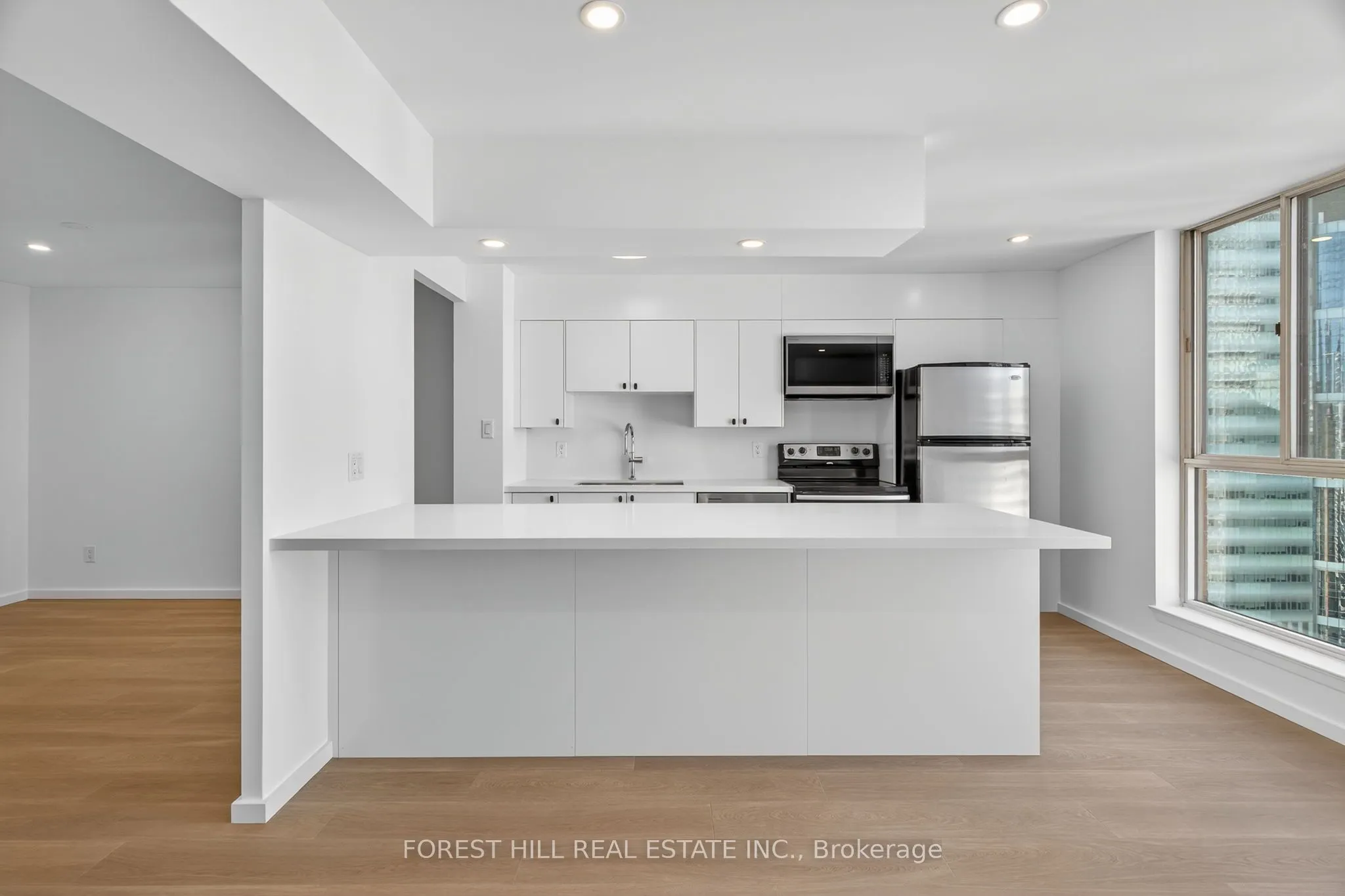 633 Bay Street, #2703