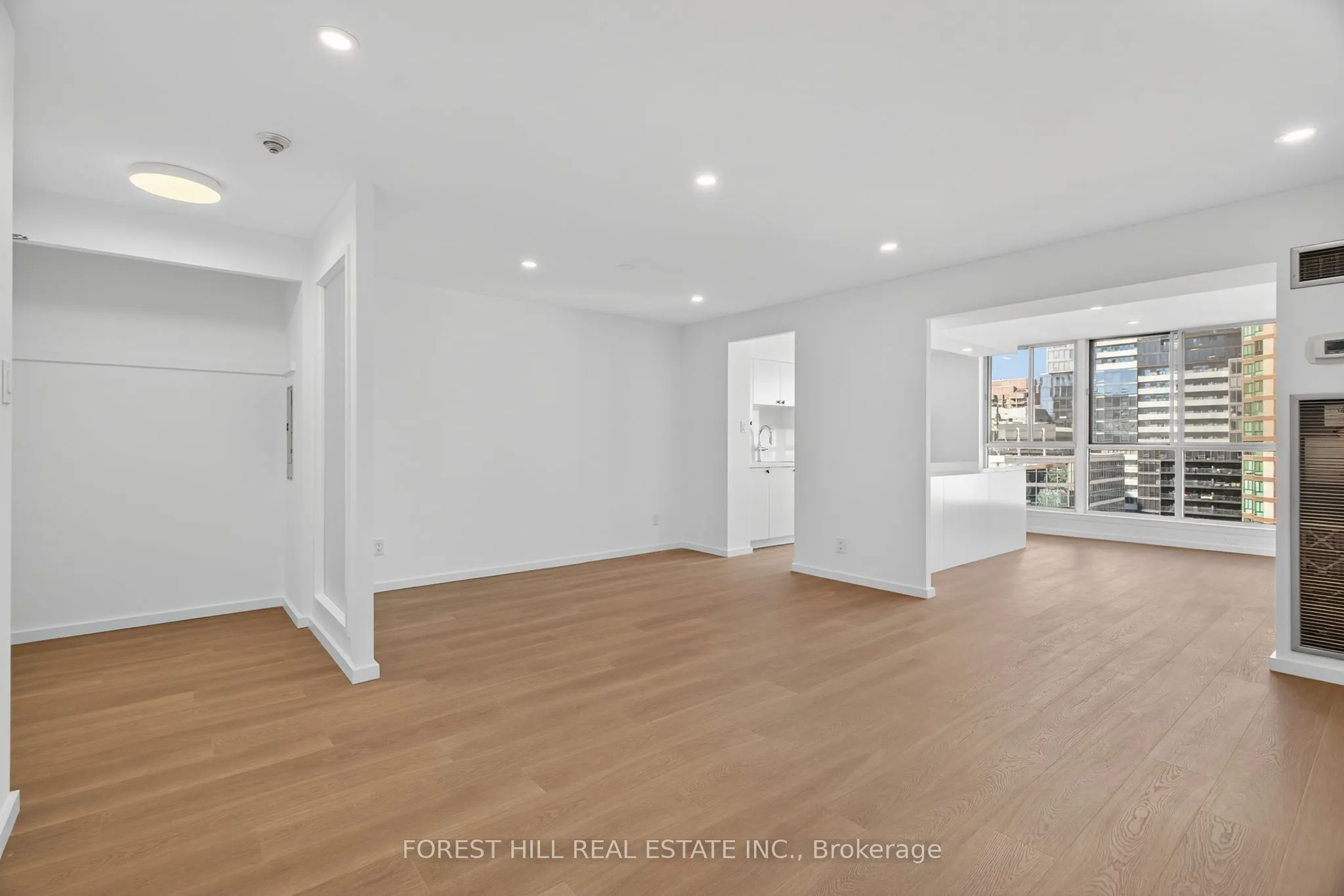 633 Bay Street, #2703