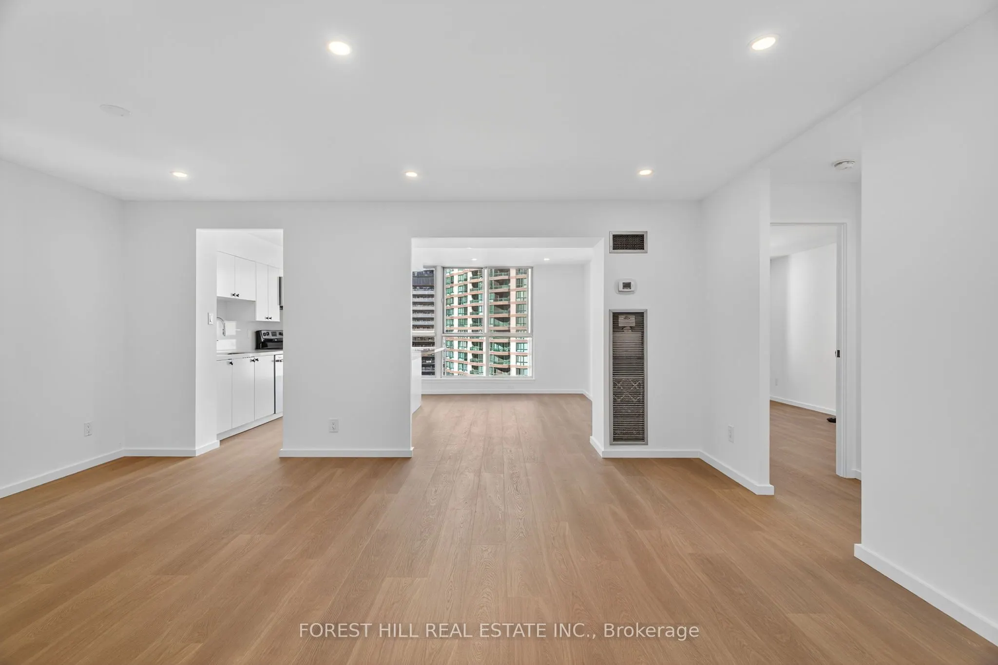 633 Bay Street, #2703