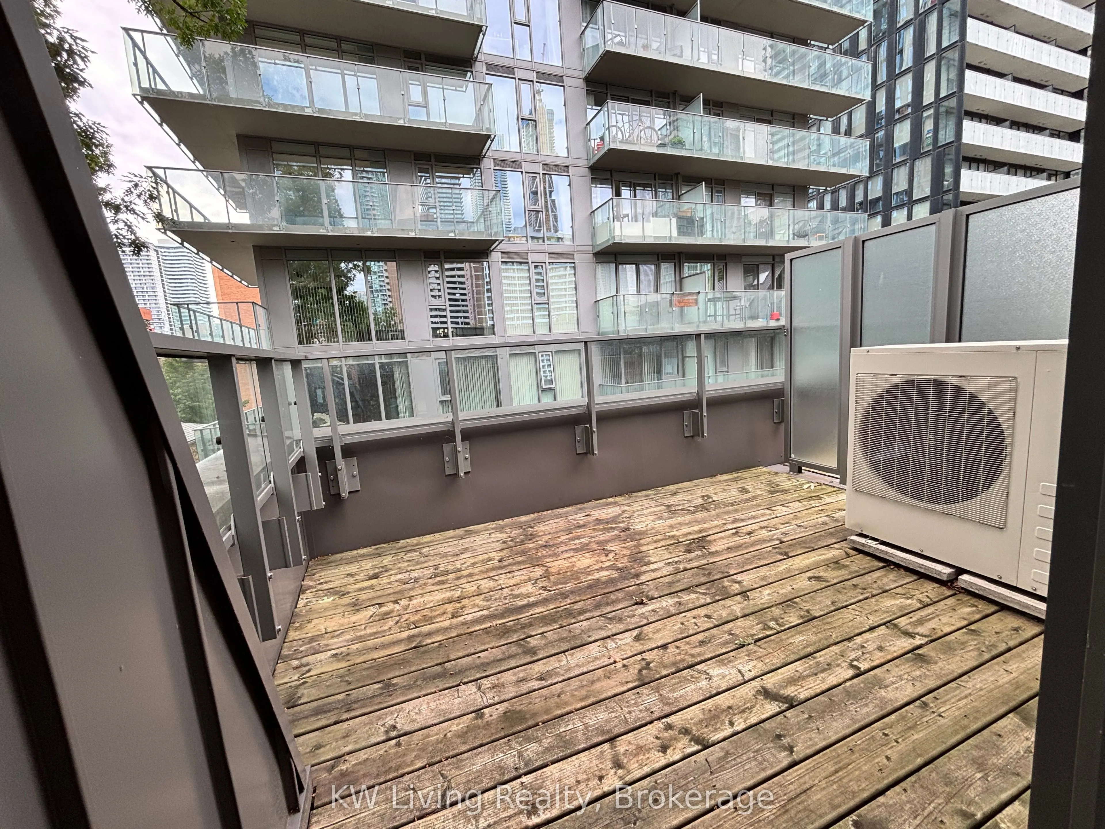 33 Dundonald Street, #TH6