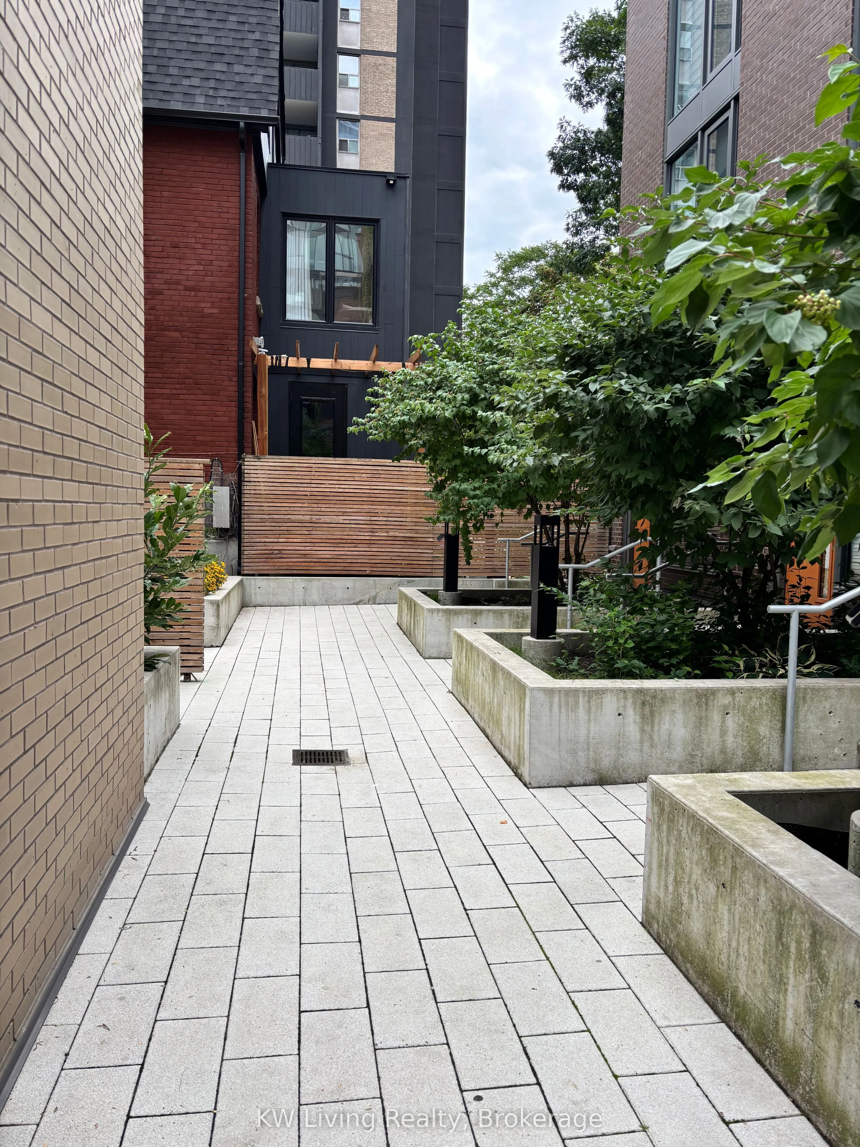 33 Dundonald Street, #TH6