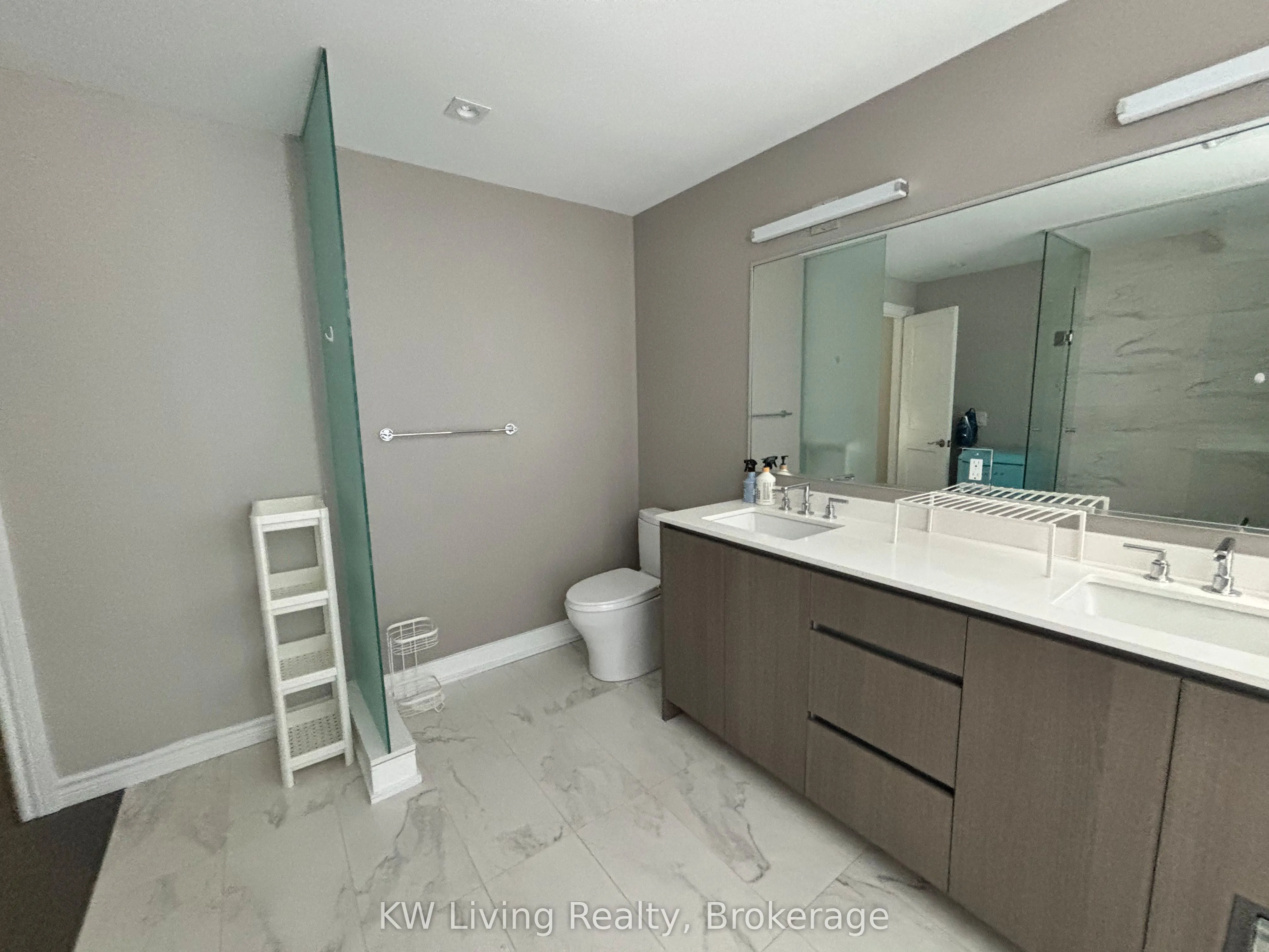 33 Dundonald Street, #TH6