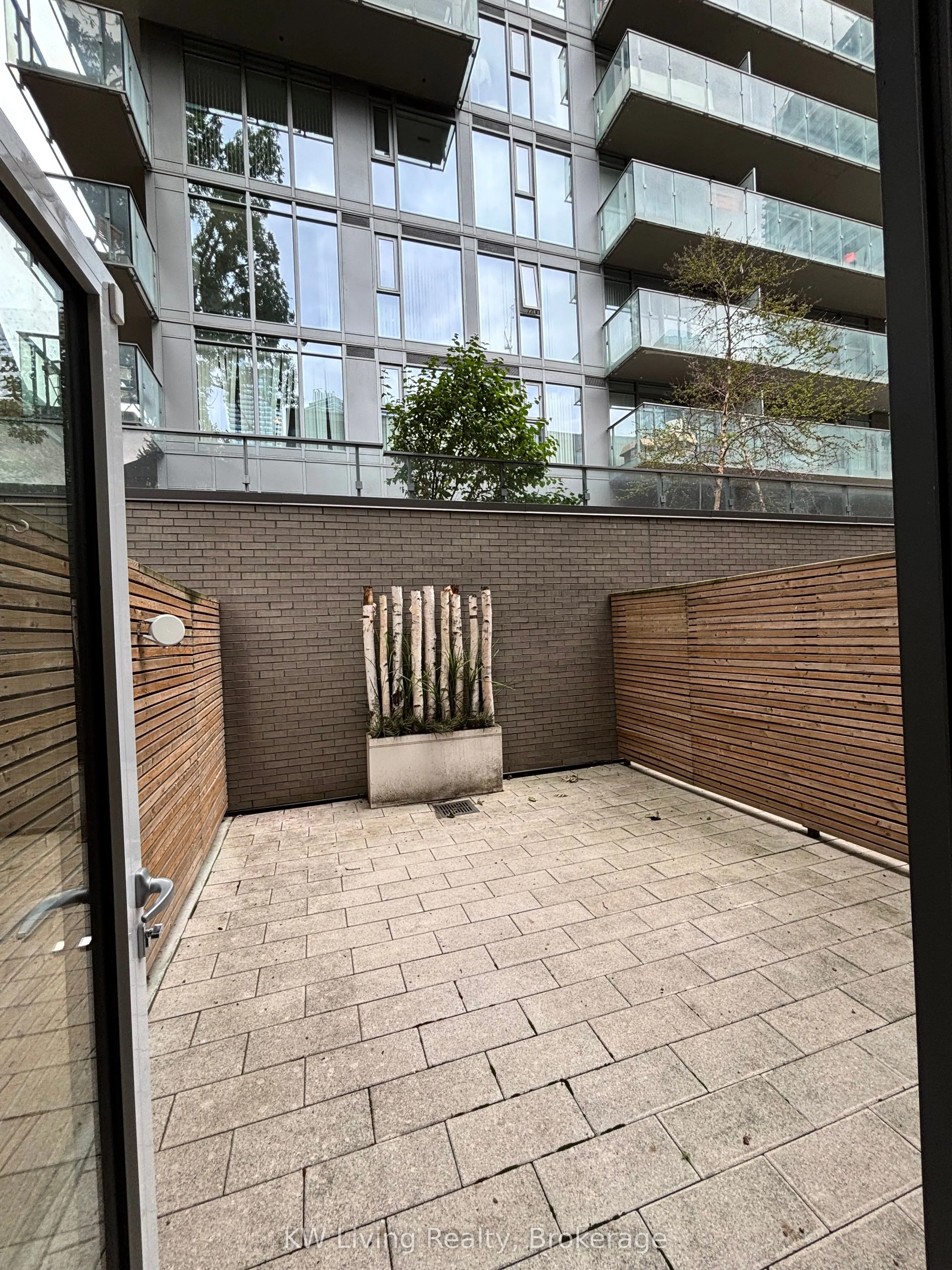 33 Dundonald Street, #TH6