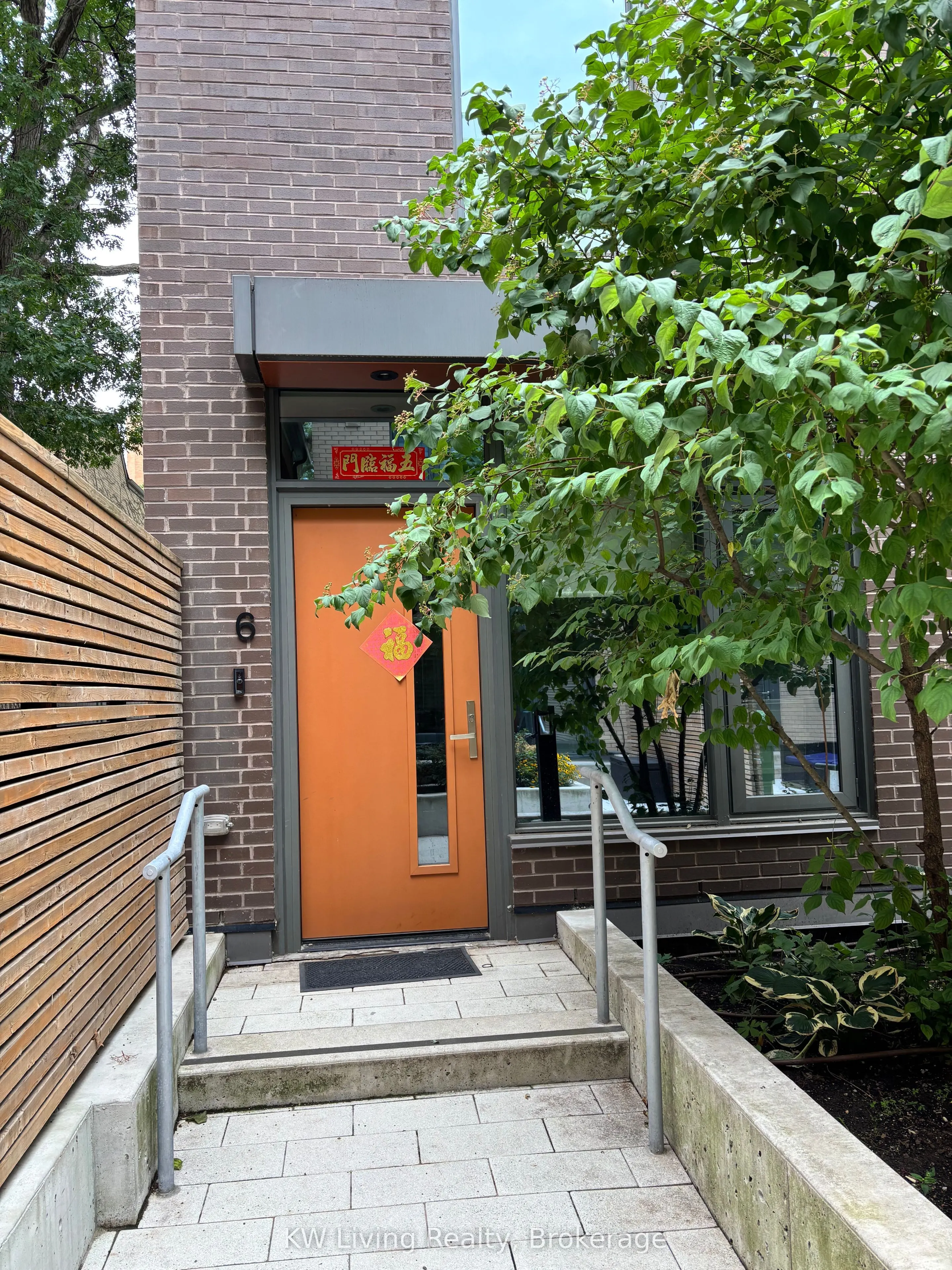 33 Dundonald Street, #TH6