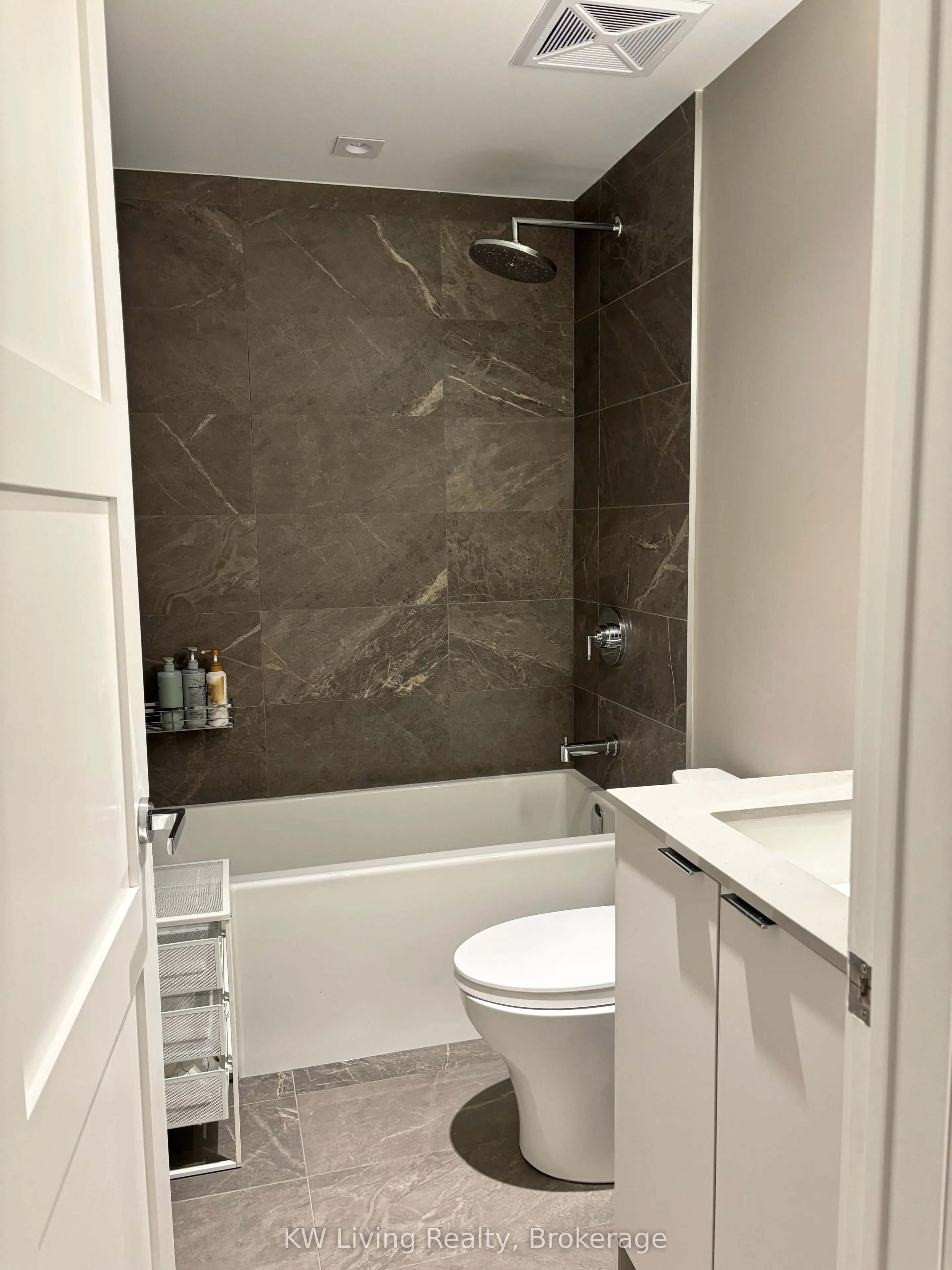 33 Dundonald Street, #TH6