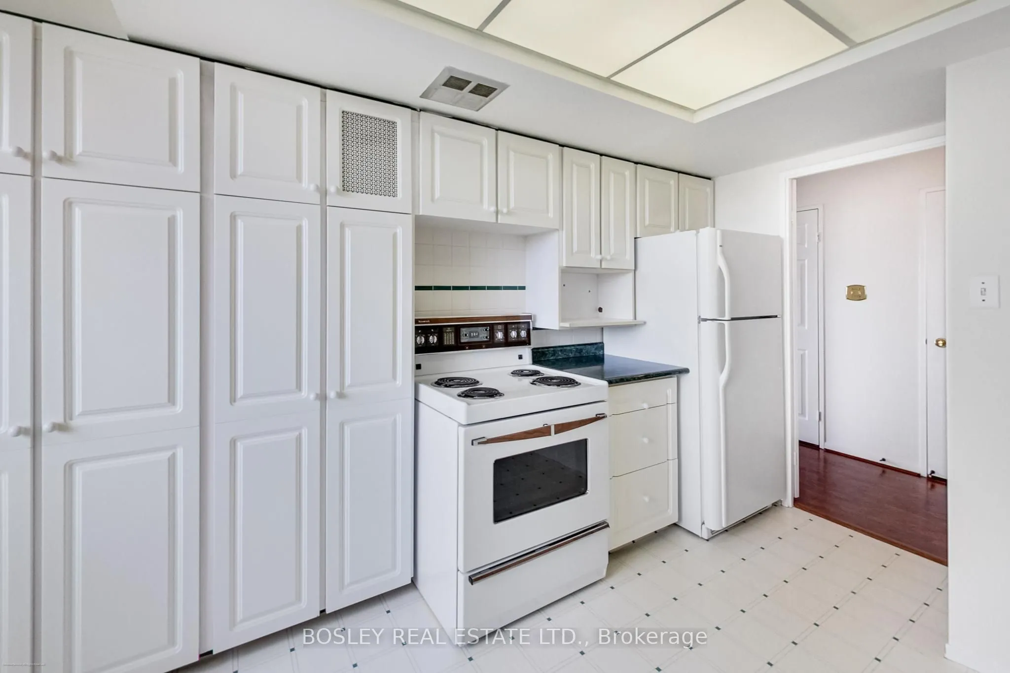 75 Wynford Heights Crescent, #902