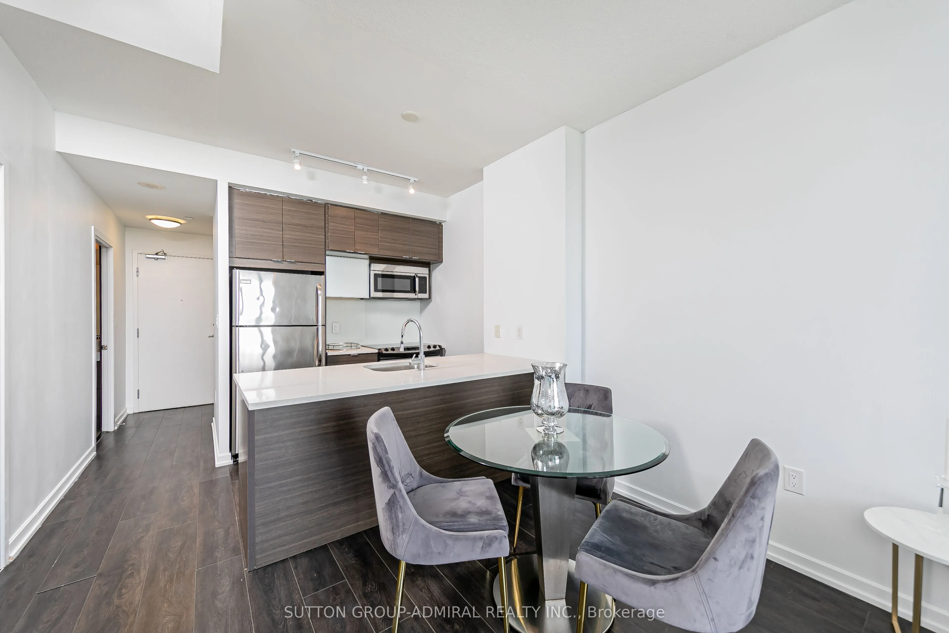 62 Forest Manor Road, #1610