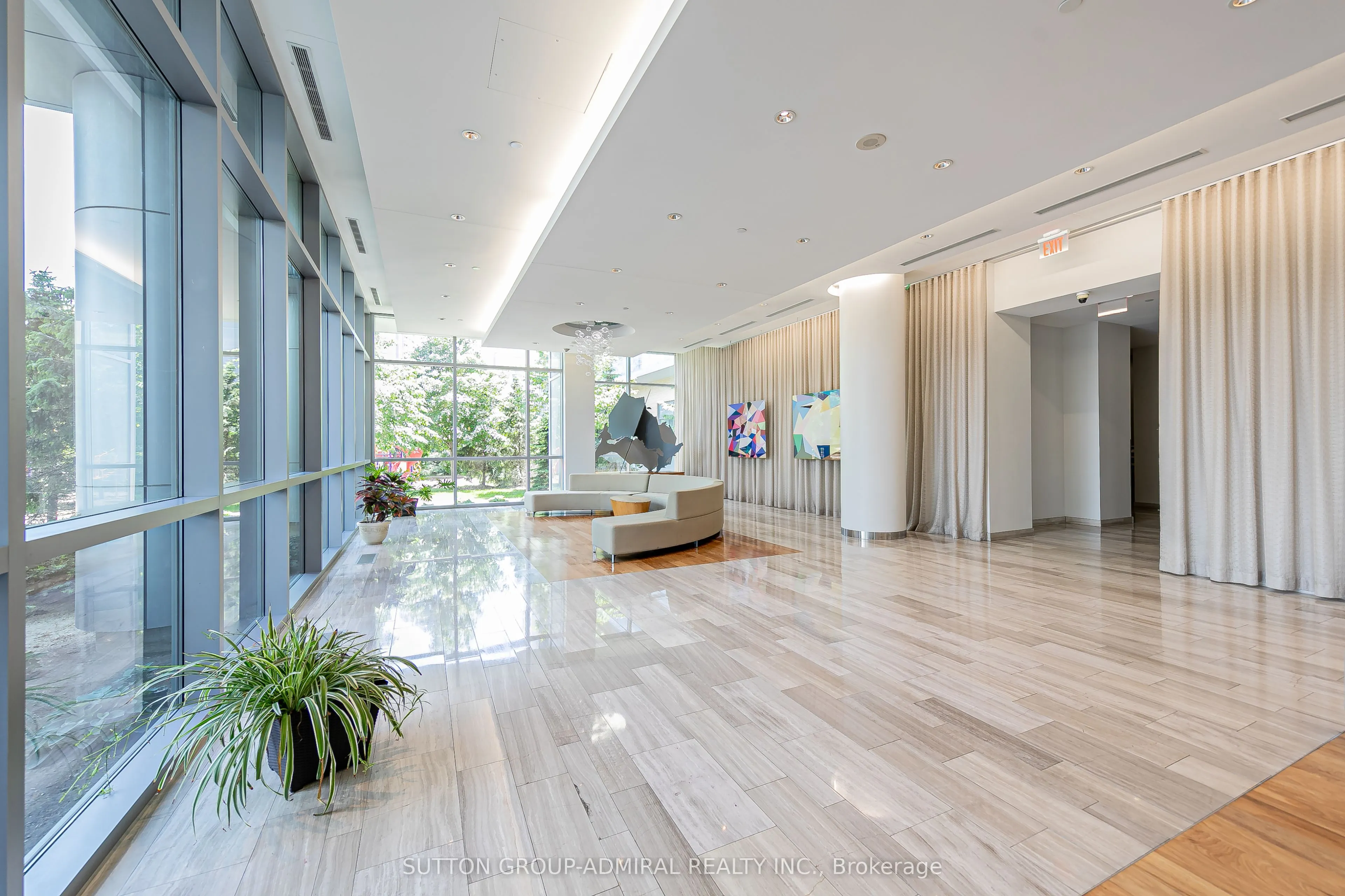 62 Forest Manor Road, #1610