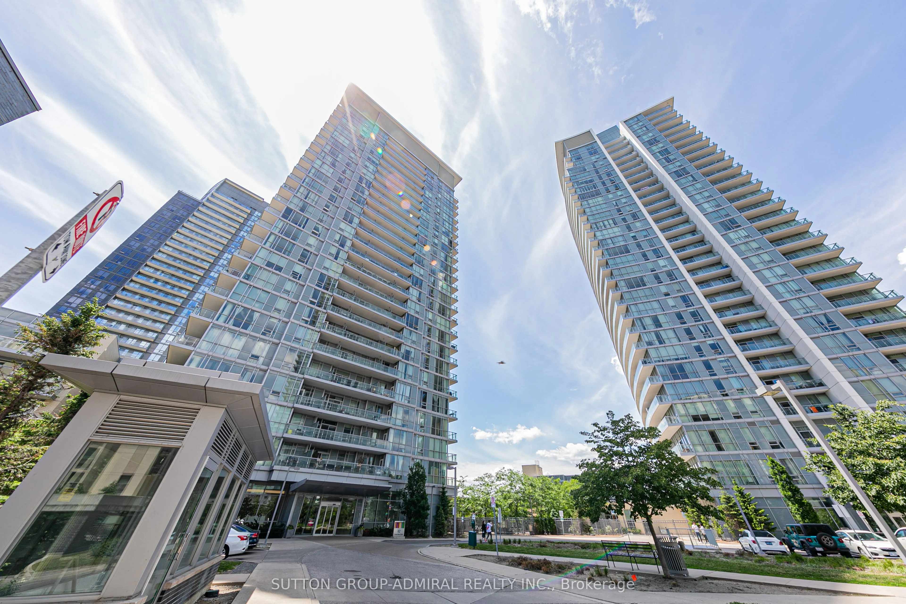 62 Forest Manor Road, #1610