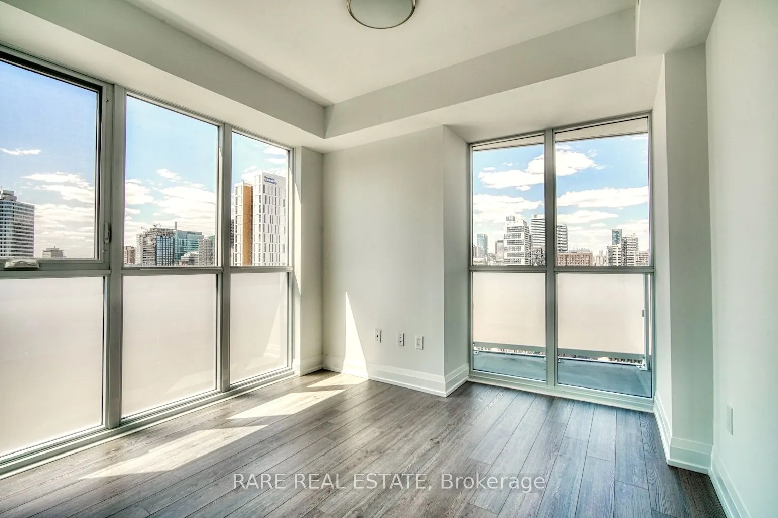 77 Mutual Street, #2008