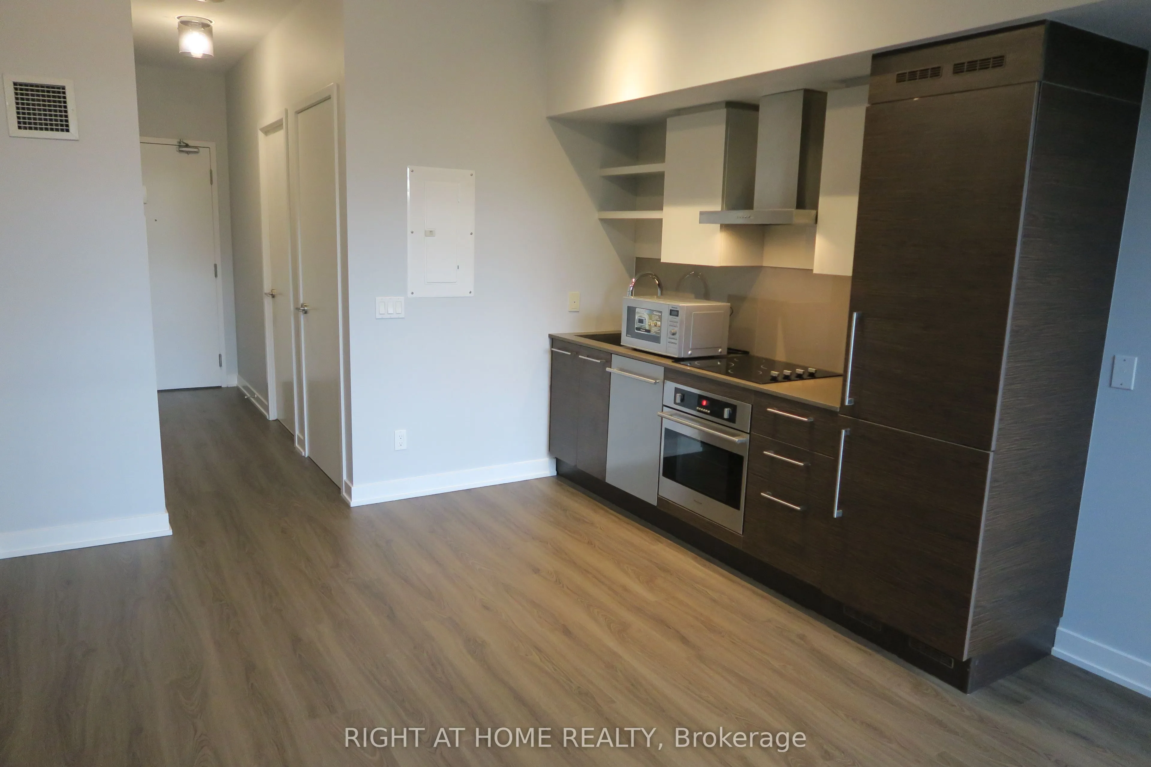 1030 King Street W, #453