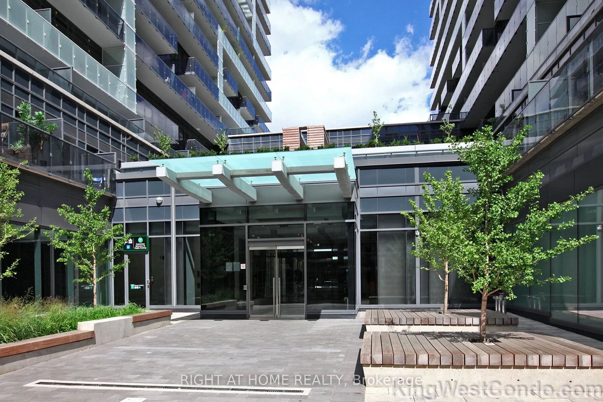 1030 King Street W, #453