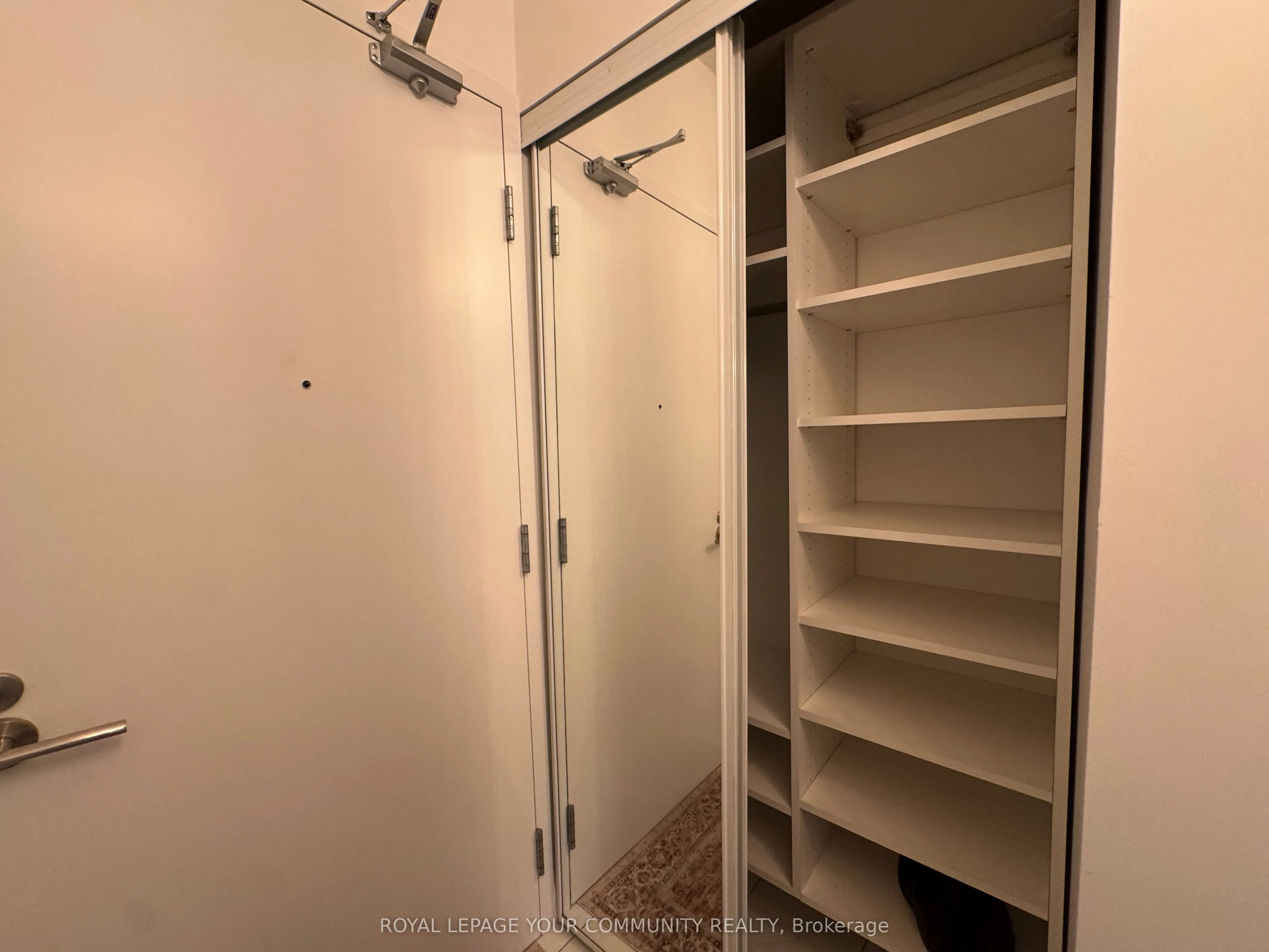 209 Fort York Boulevard, #384