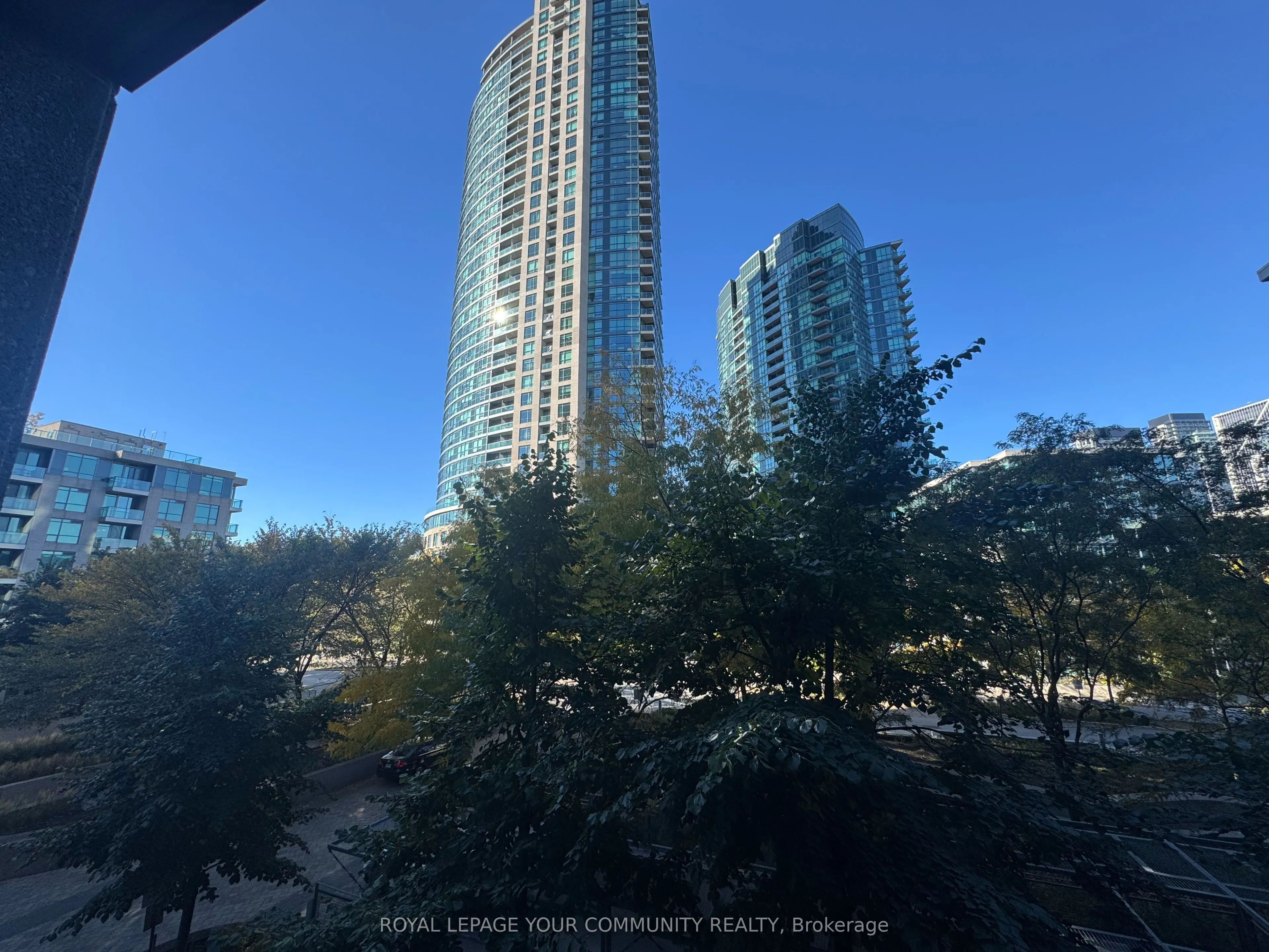 209 Fort York Boulevard, #384