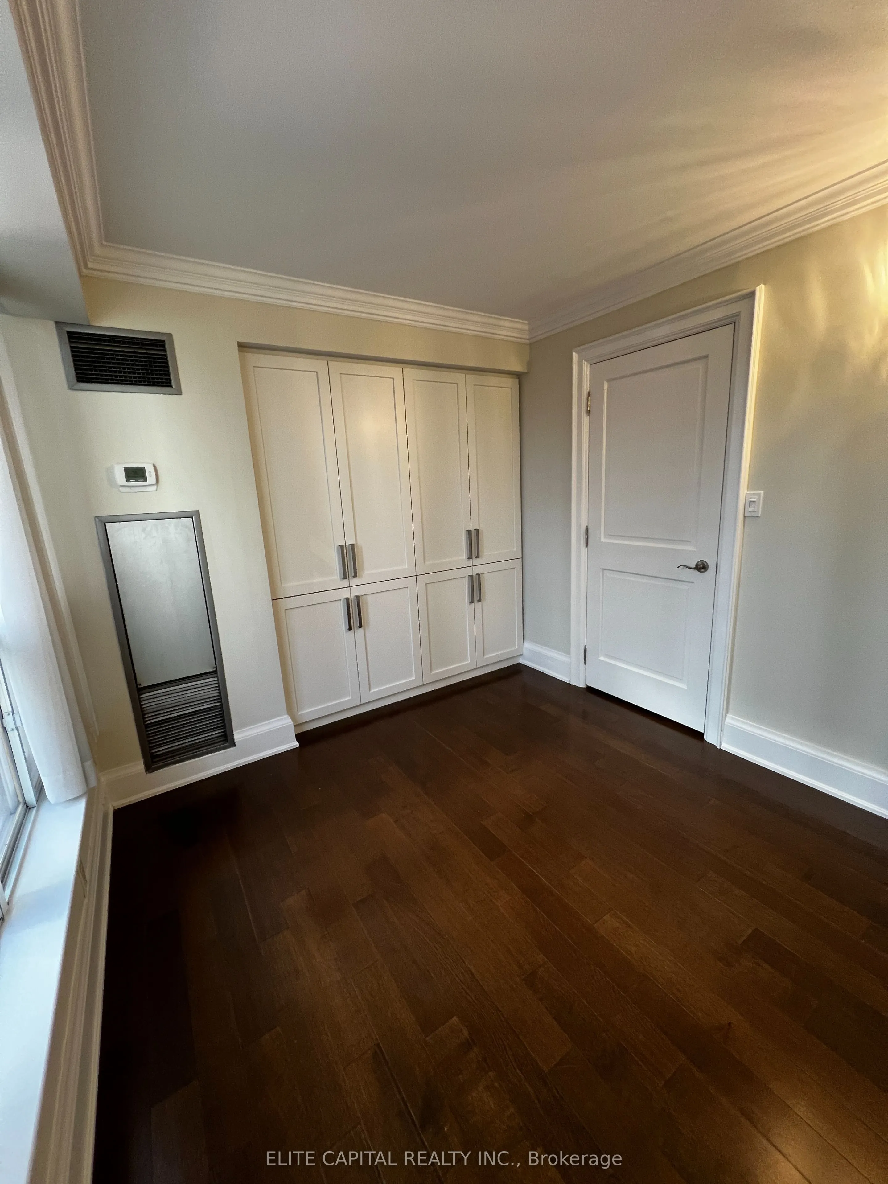 24 Wellesley Street W, #711